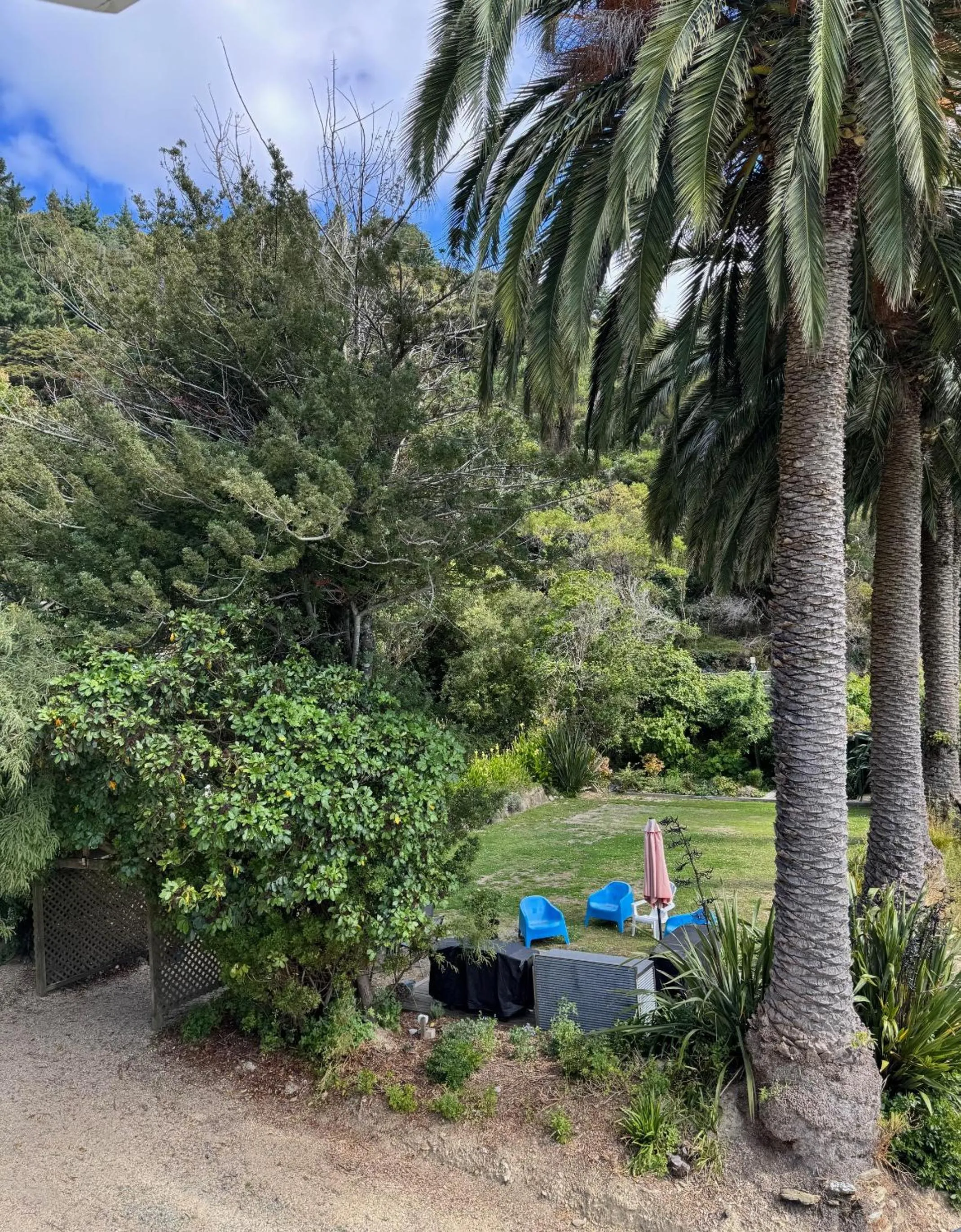 BBQ facilities in Te Mahia Bay Resort