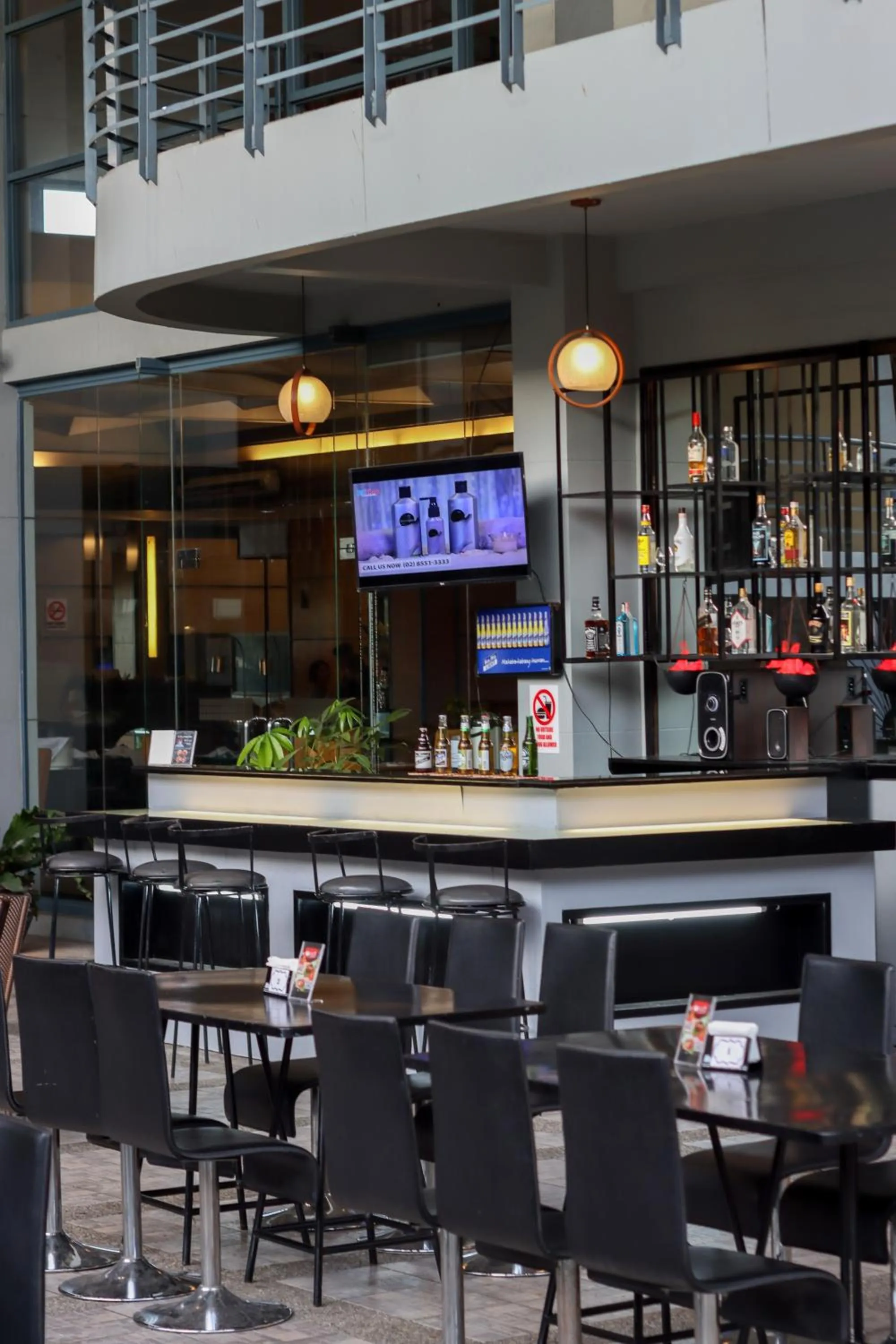 Restaurant/places to eat in Technopark Hotel