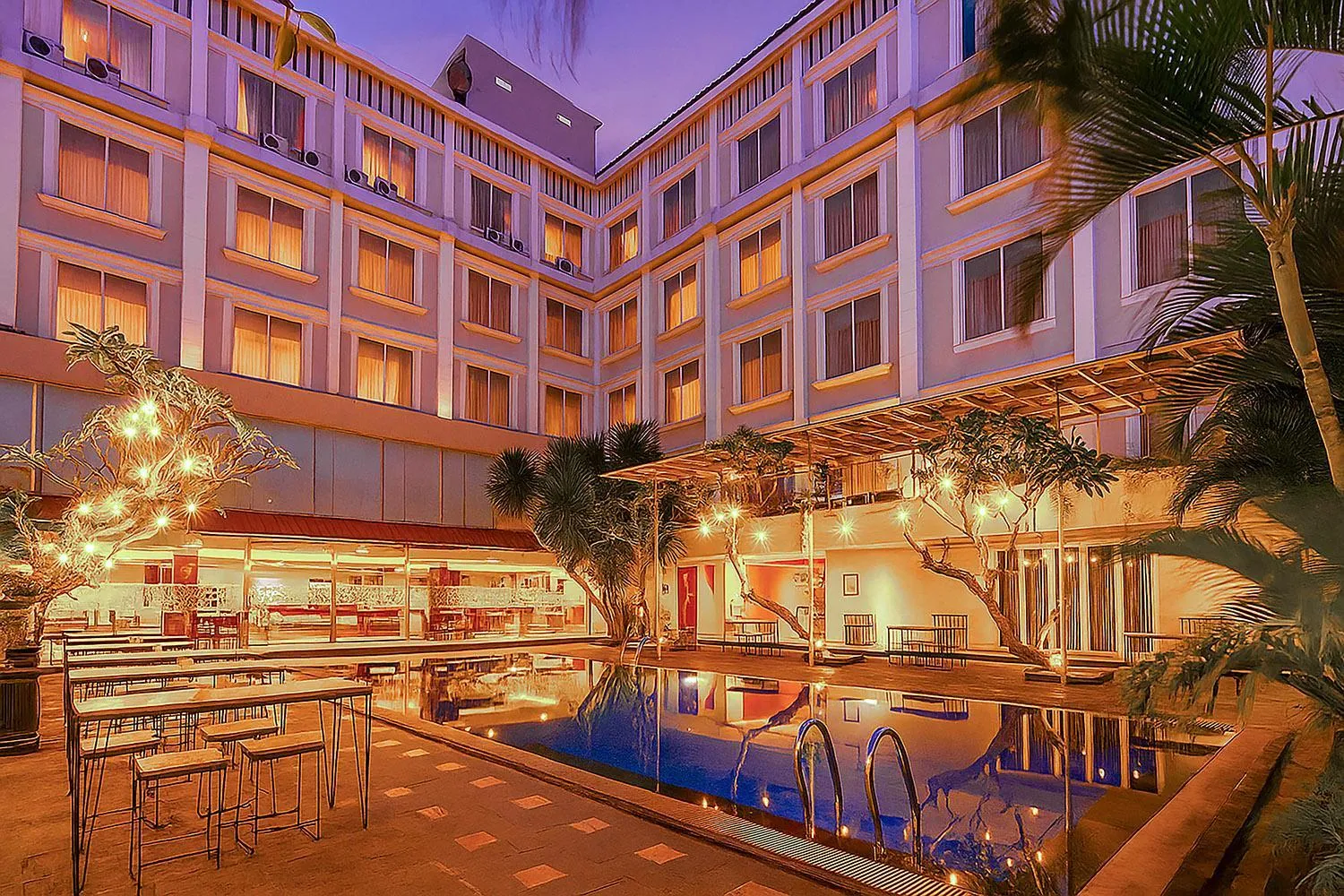 Swimming pool in 1O1 URBAN Heritage Yogyakarta Lynn Prawirotaman