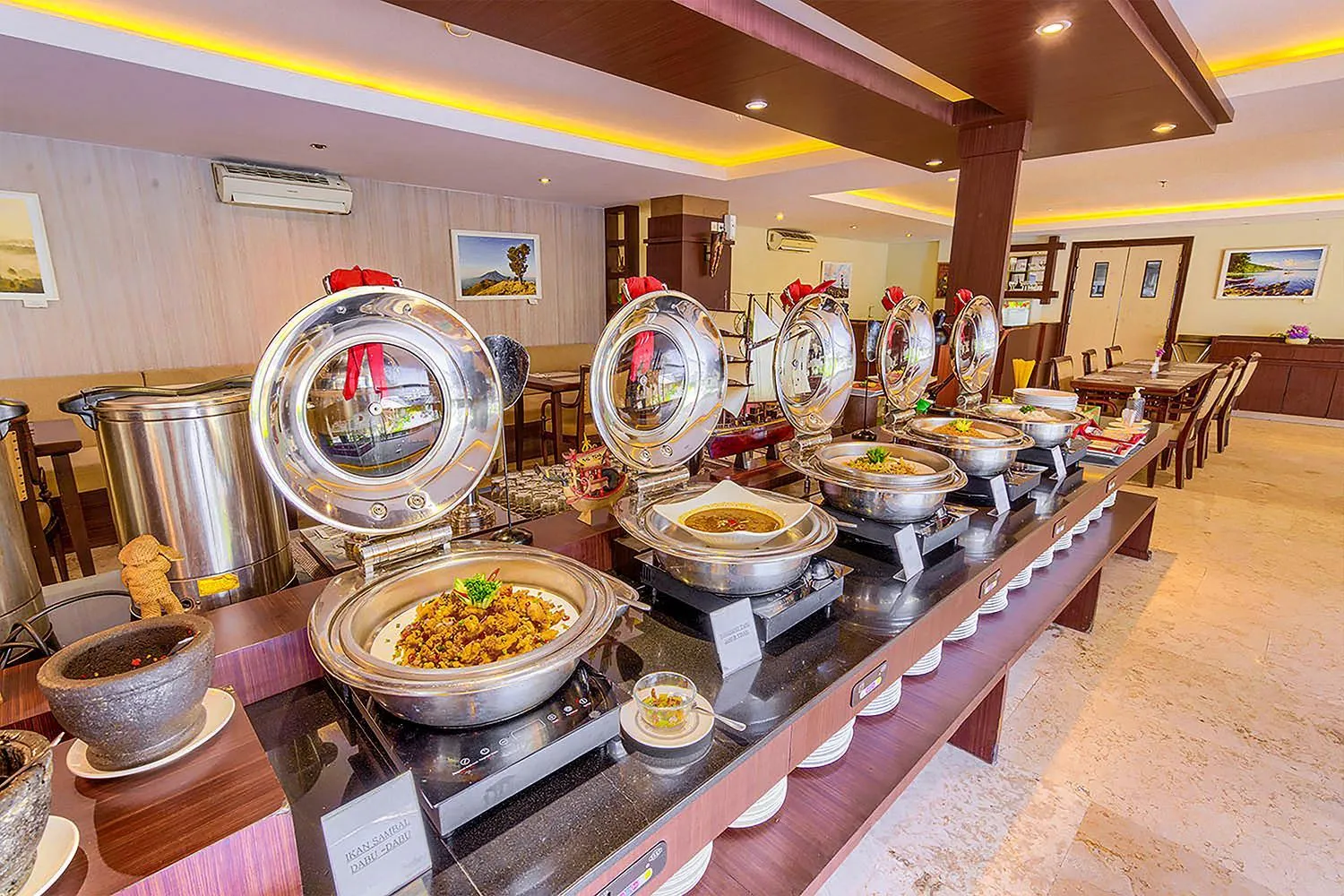 Restaurant/places to eat in 1O1 URBAN Heritage Yogyakarta Lynn Prawirotaman