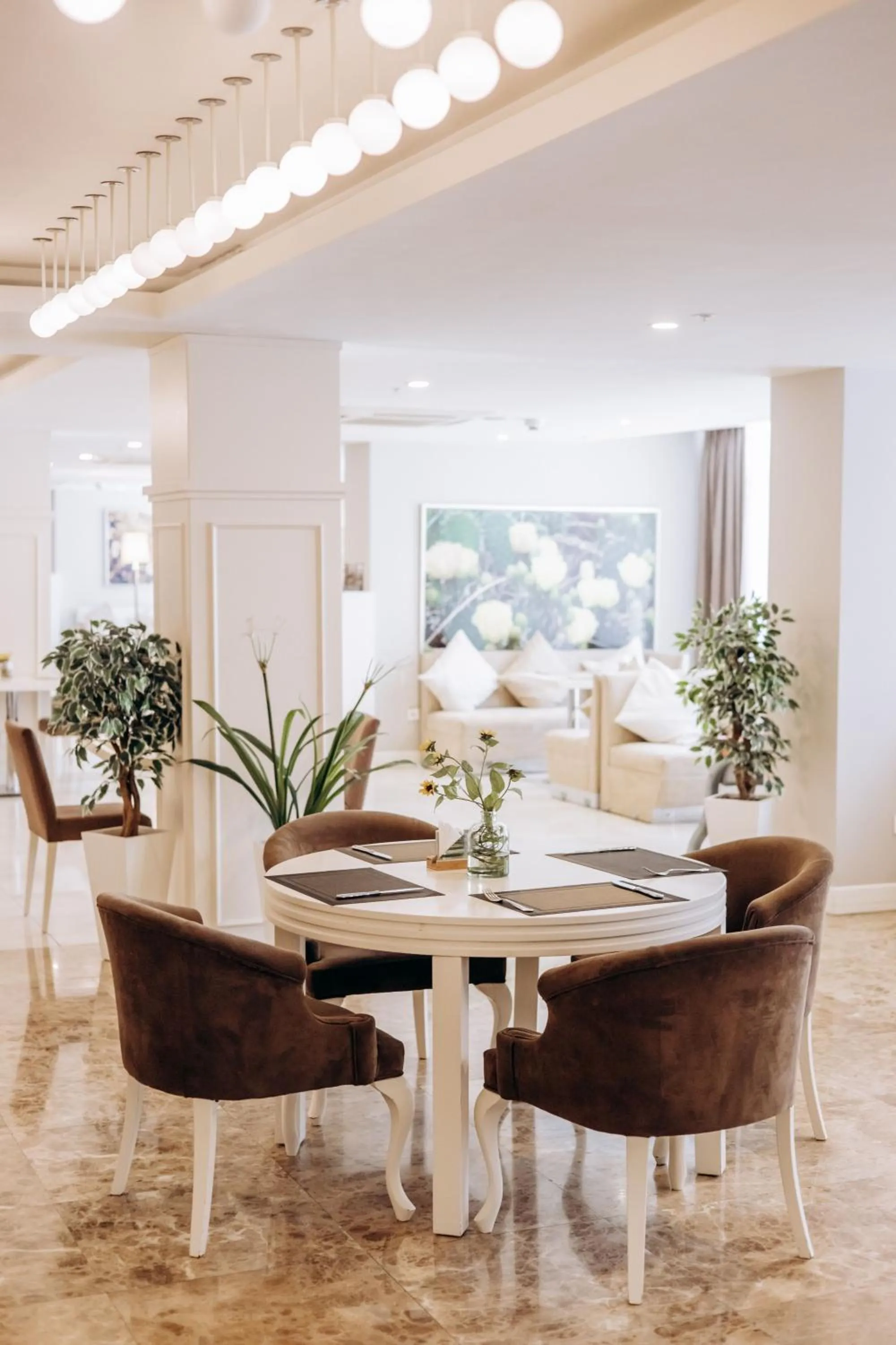 Restaurant/places to eat in Sahil Hotel Baku