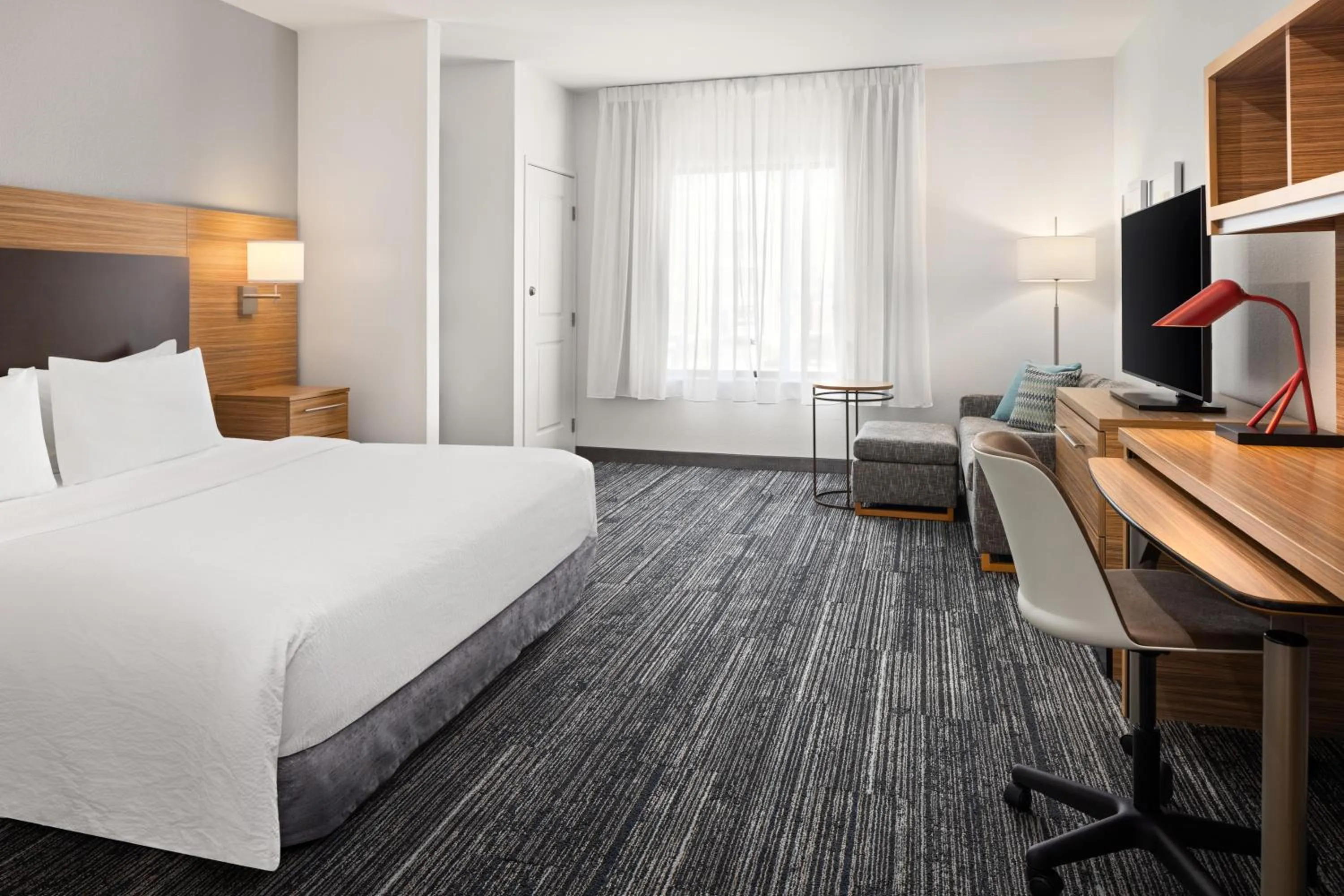 Living room, Bed in TownePlace Suites by Marriott Minneapolis near Mall of America