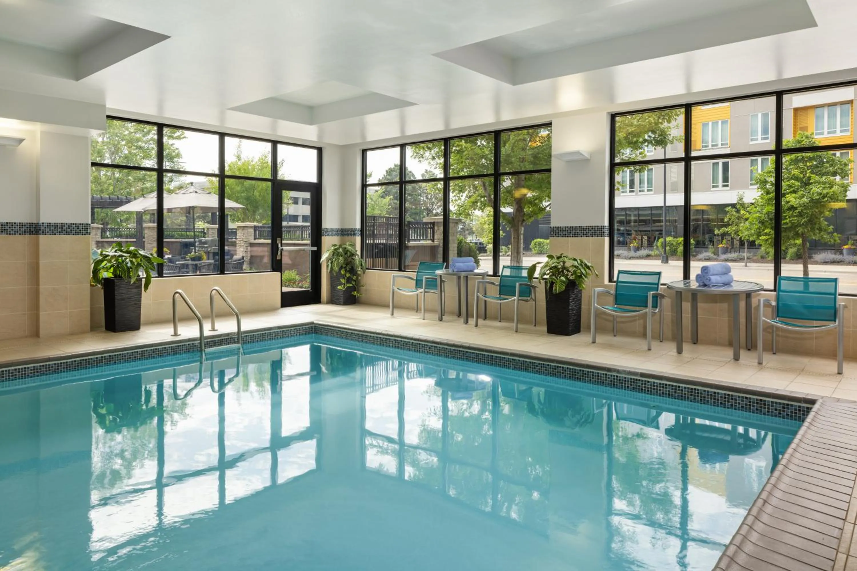 Swimming pool in TownePlace Suites by Marriott Minneapolis near Mall of America