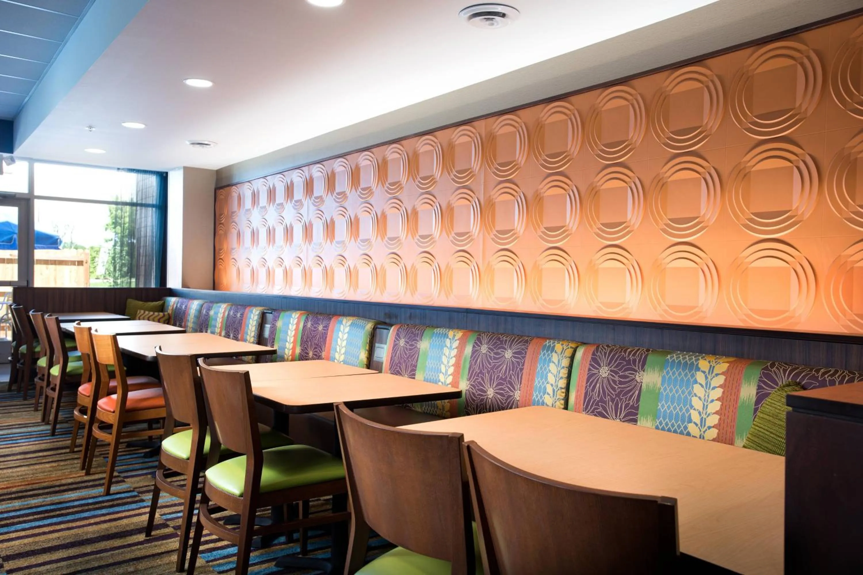 Breakfast in Fairfield Inn & Suites by Marriott Rochester Mayo Clinic Area/Saint Marys