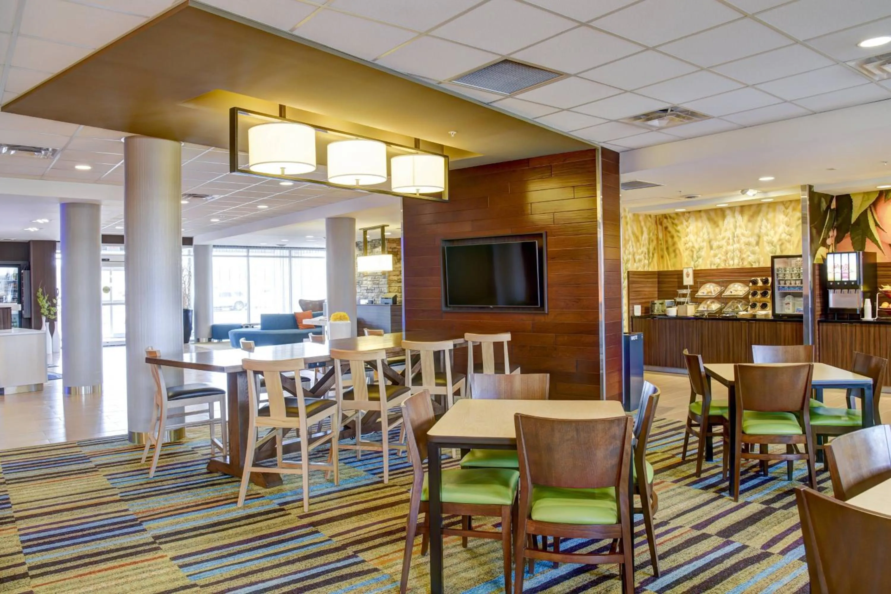 Breakfast in Fairfield Inn & Suites by Marriott Rochester Mayo Clinic Area/Saint Marys