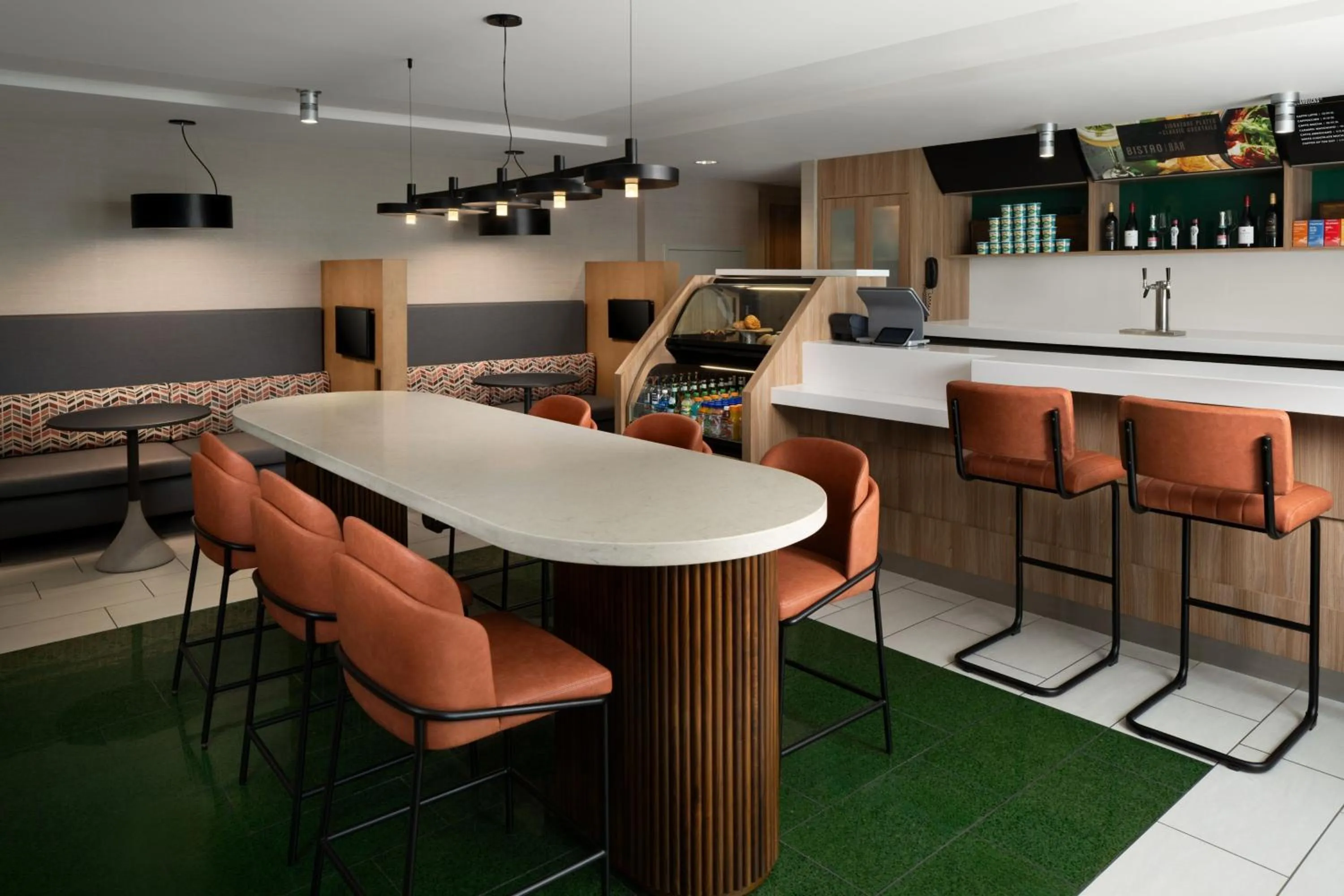 Restaurant/places to eat in Courtyard by Marriott San Diego Gaslamp/Convention Center