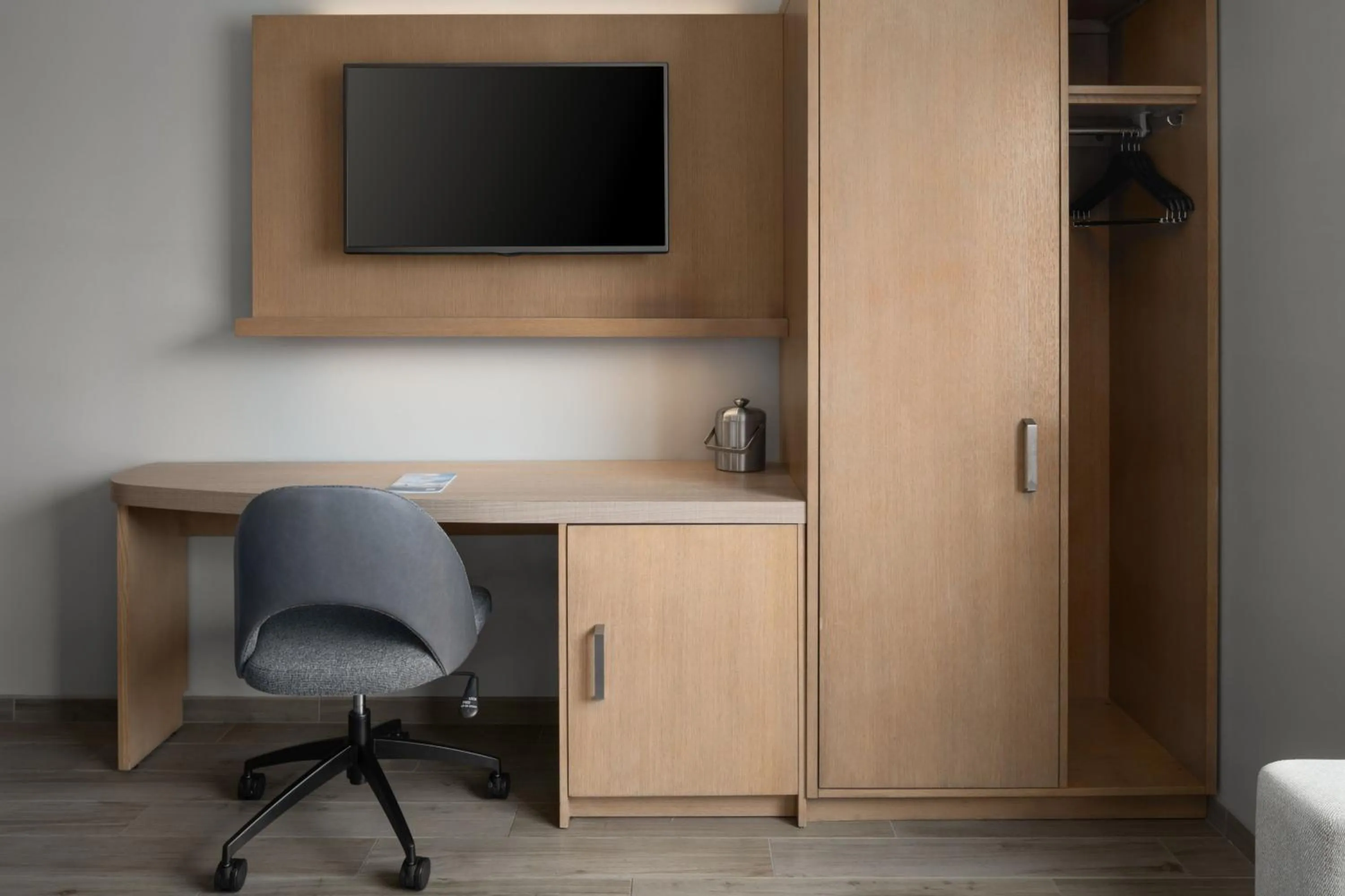 Photo of the whole room in Courtyard by Marriott San Diego Gaslamp/Convention Center