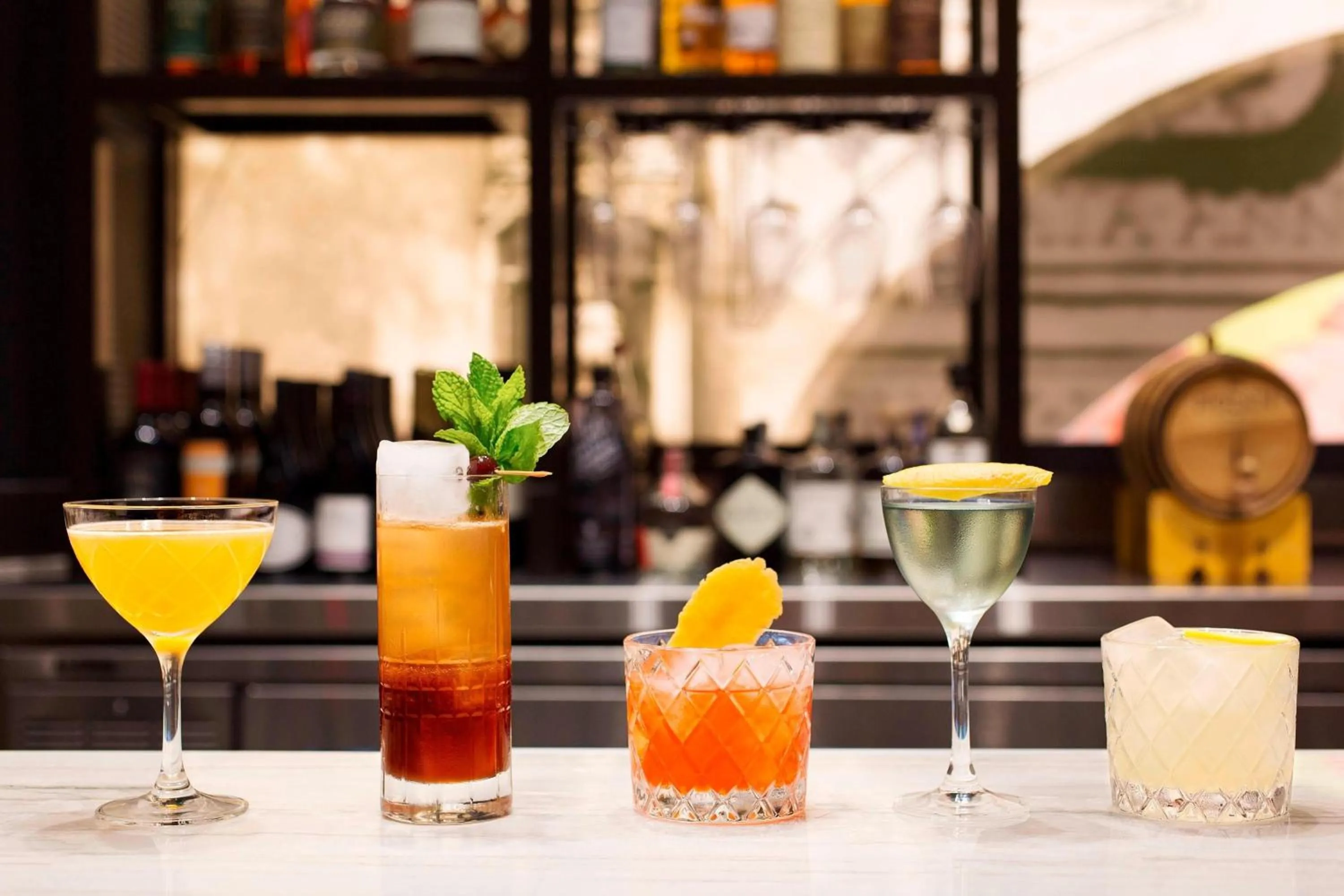 Restaurant/places to eat in Courtyard by Marriott San Diego Gaslamp/Convention Center