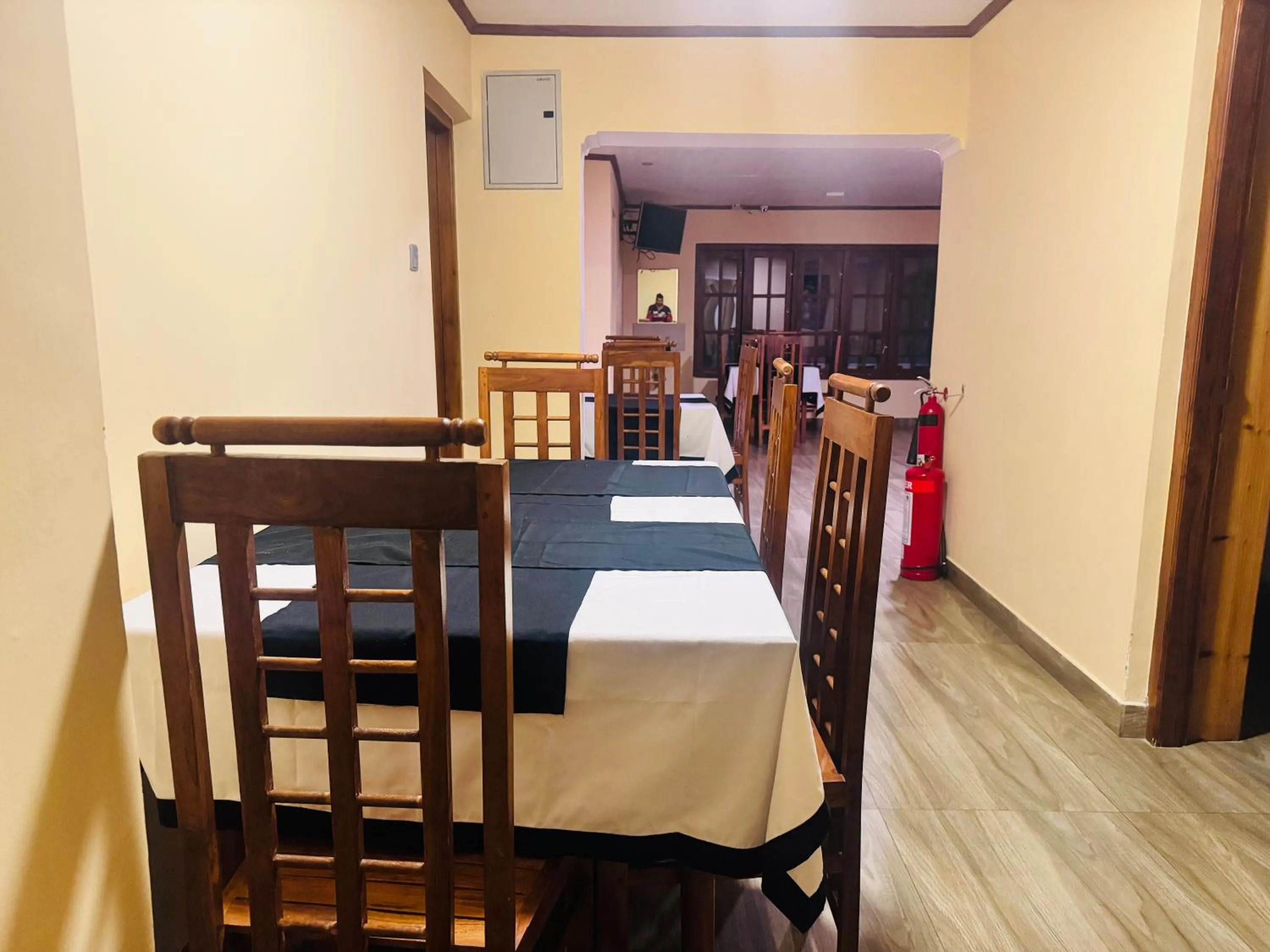 Restaurant/places to eat in Blue Moon Hotel