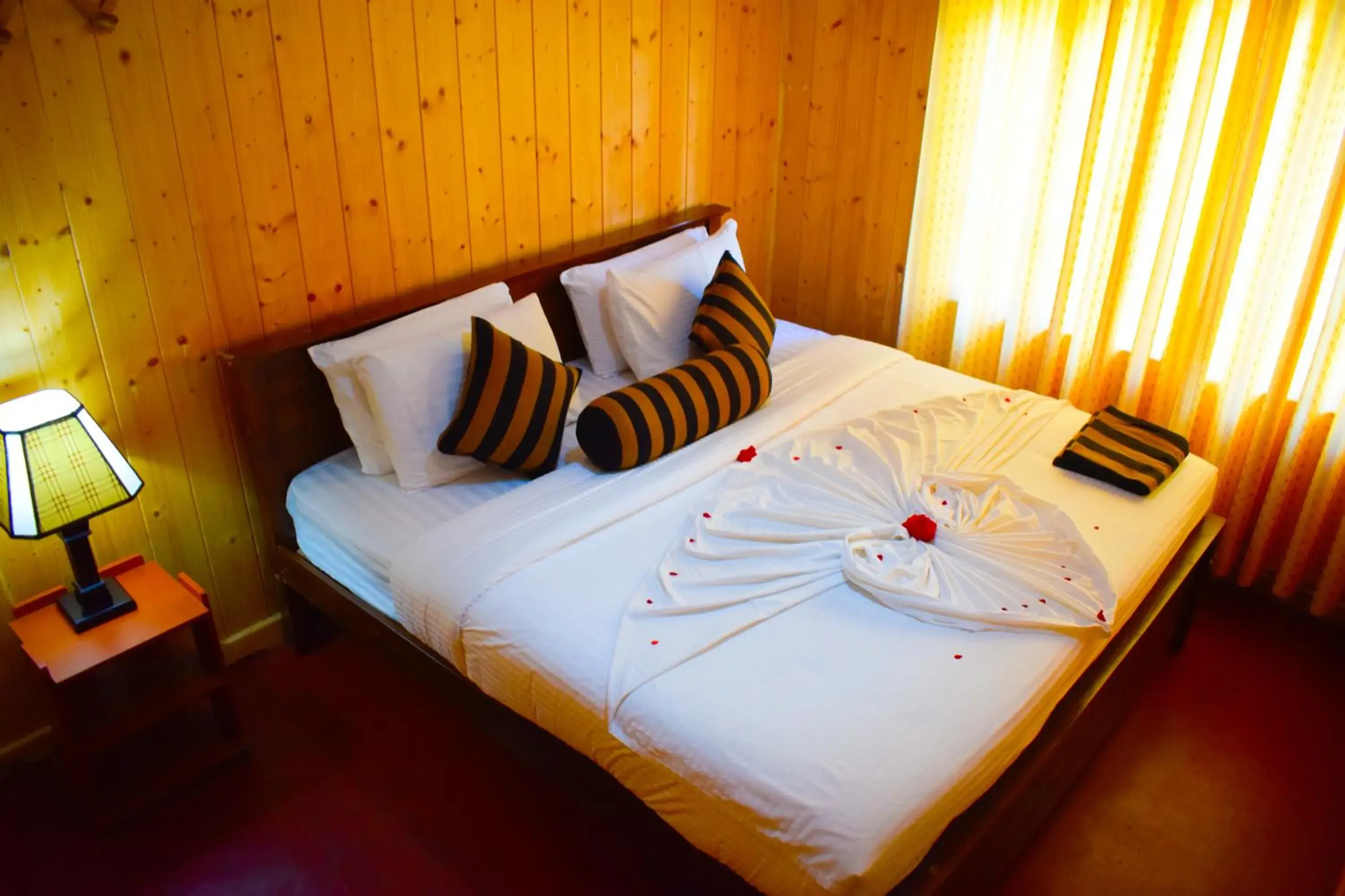 Deluxe Double Room (2 Adults + 1 Child) : Get 10% off on selected Excursions! - single occupancy in Blue Moon Hotel Deluxe Double Room (2 Adults + 1 Child) : Get 10% off on selected Excursions! - single occupancy in Blue Moon Hotel