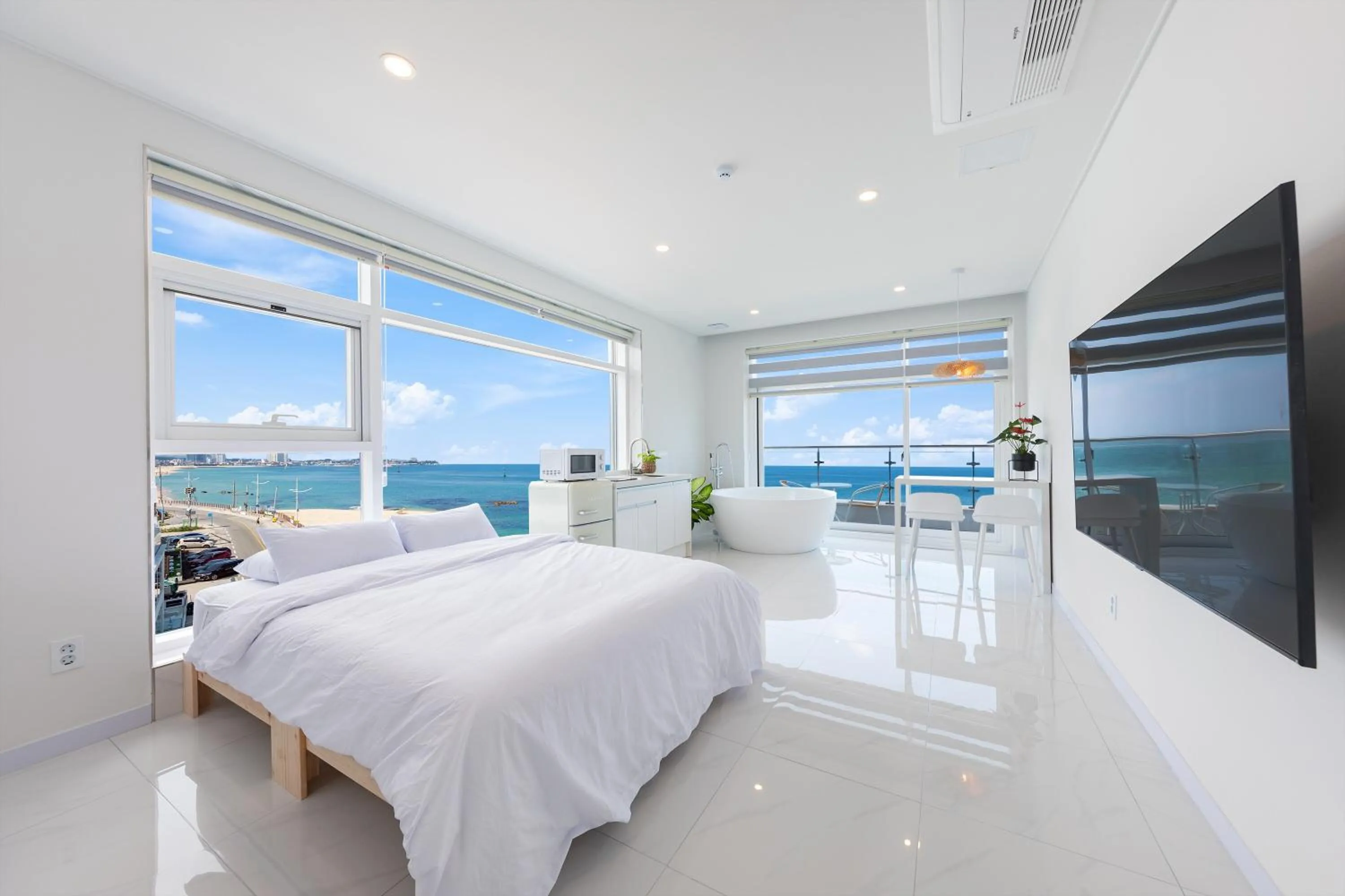 Bed in Gangneung Youngjineul Damda