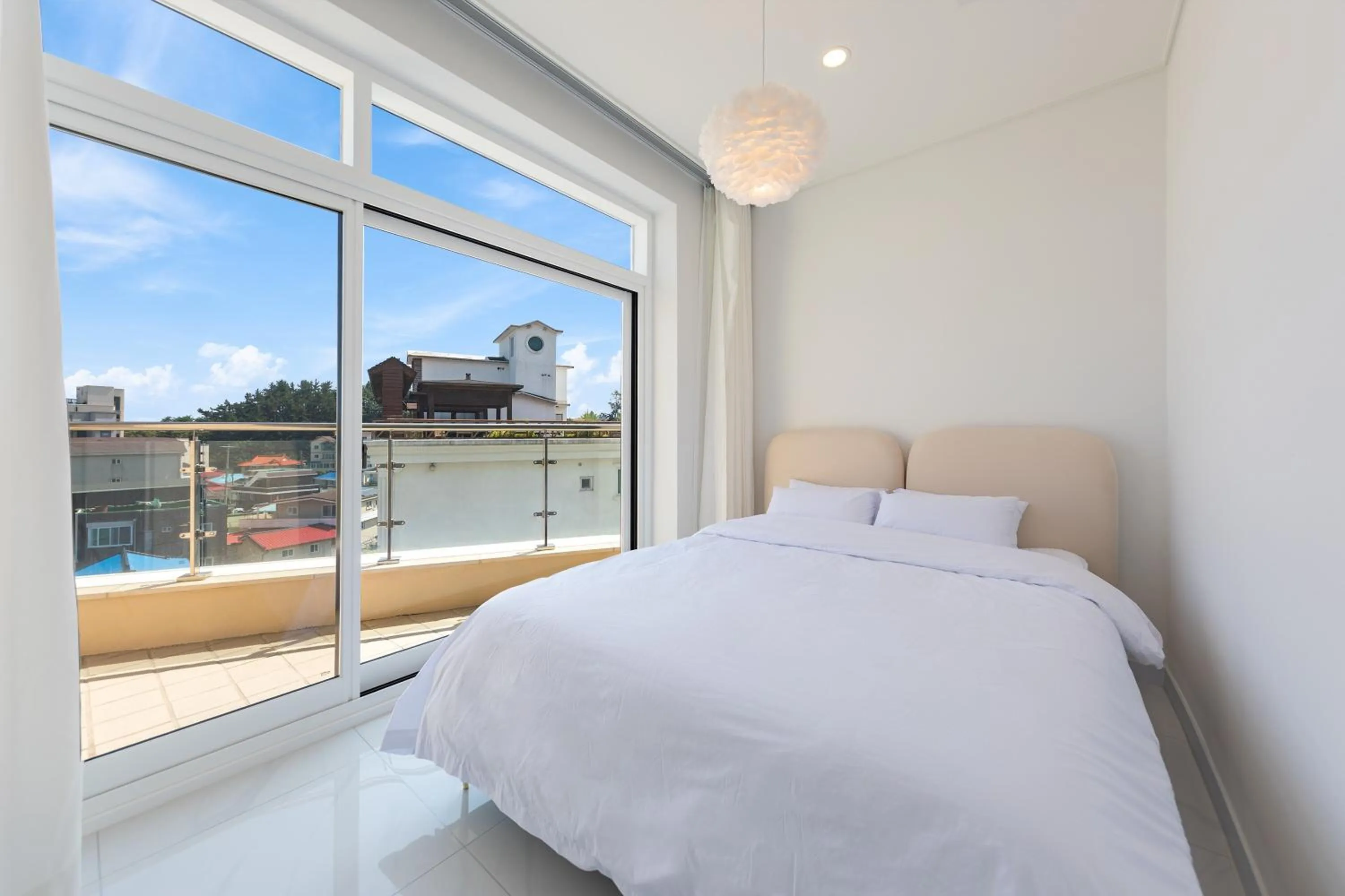 Bed in Gangneung Youngjineul Damda