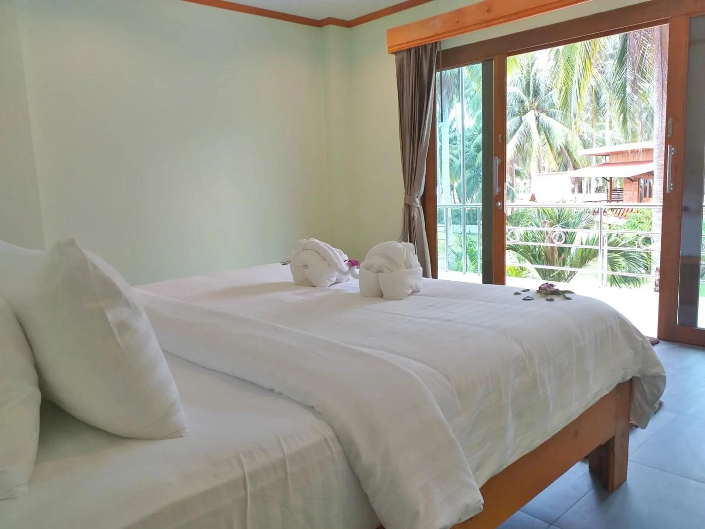 Bedroom, Bed in The Ford SunSet Beach Resort