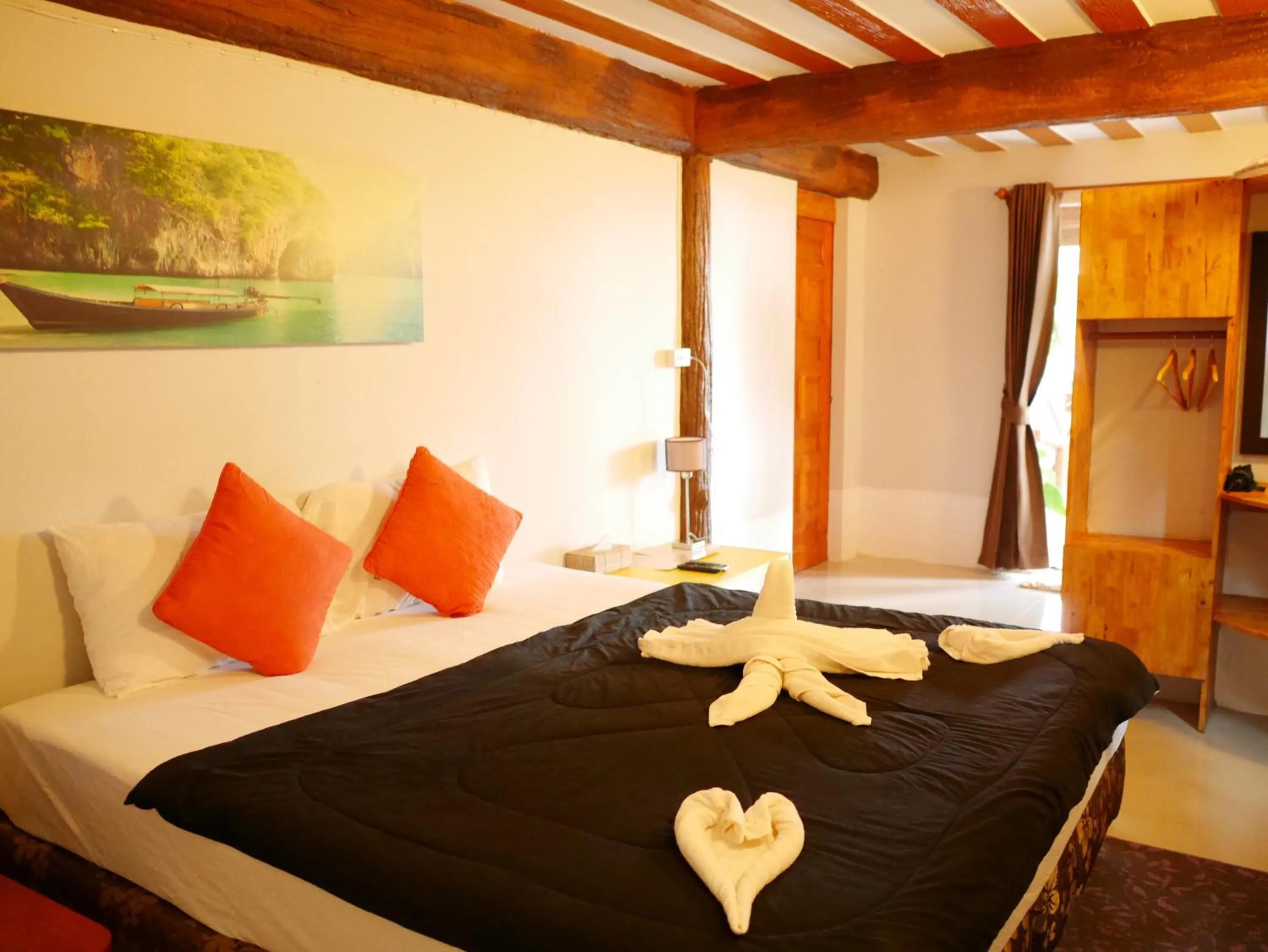 Bedroom, Bed in The Ford SunSet Beach Resort