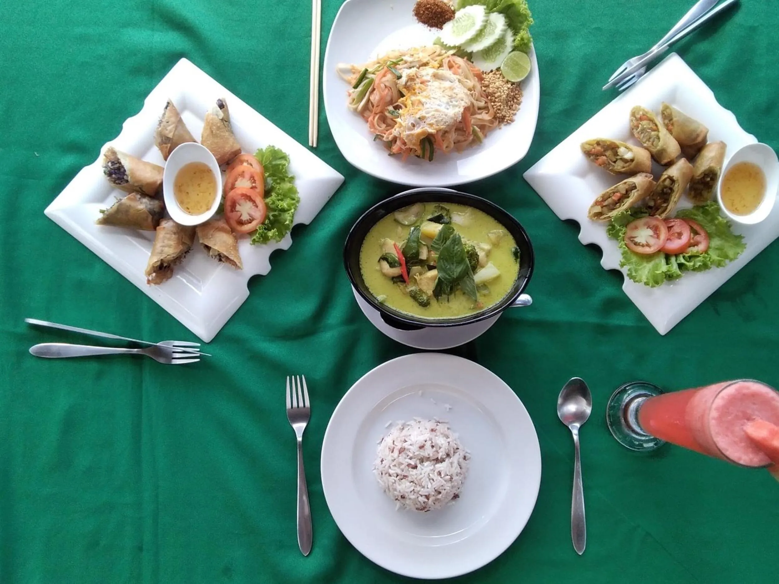 Restaurant/places to eat in The Ford SunSet Beach Resort