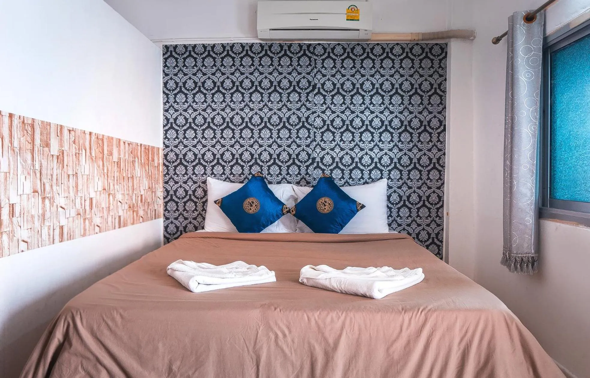 Photo of the whole room in Pink Easy Homes Koh Phangan