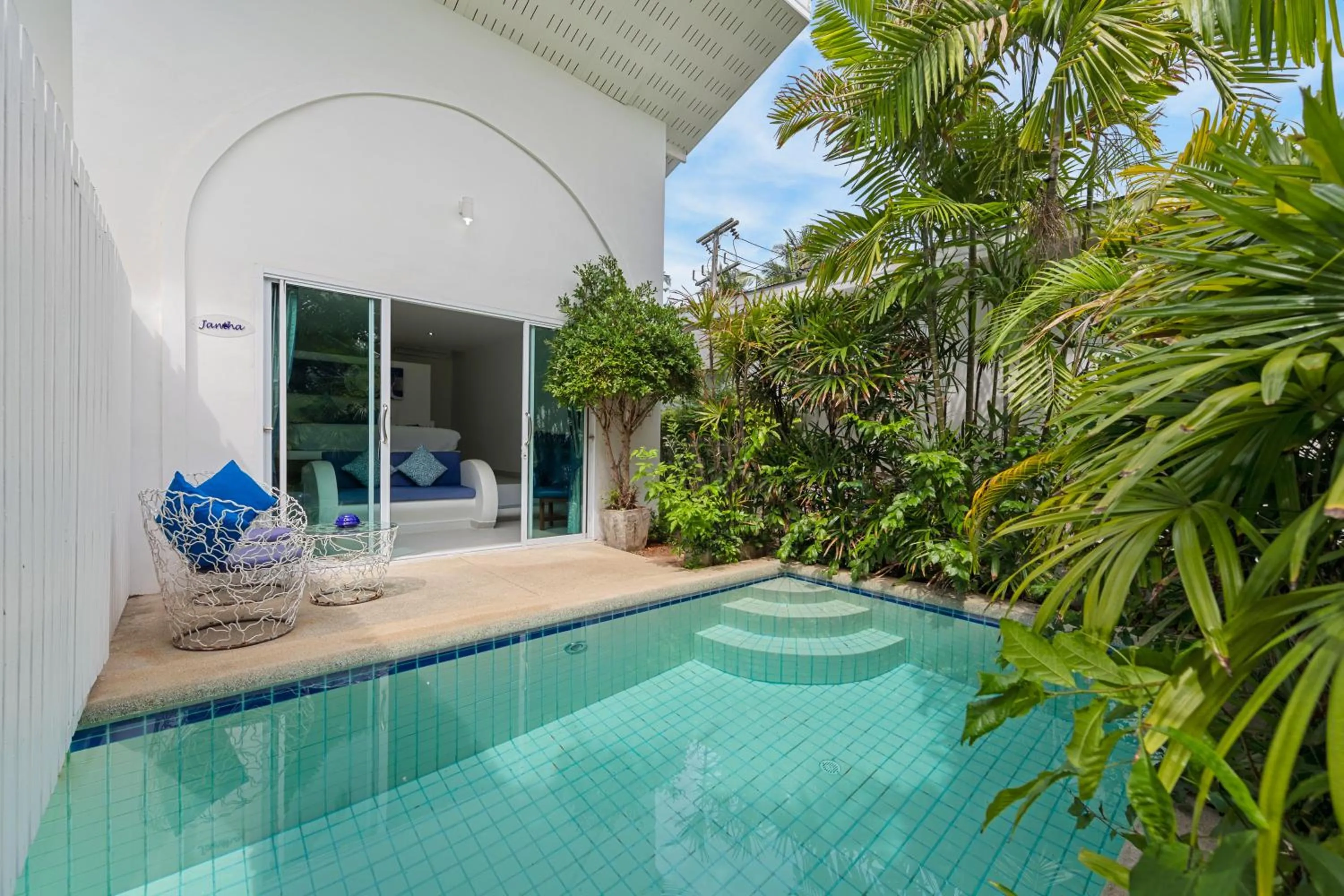Swimming pool in La Perle Resort Koh Samui