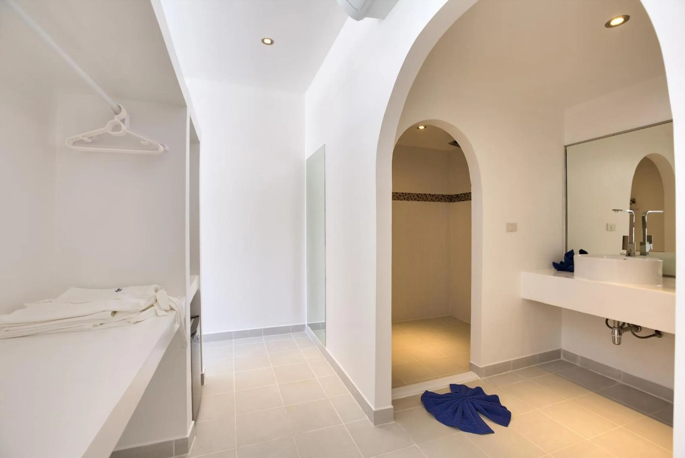 Shower in La Perle Resort Koh Samui