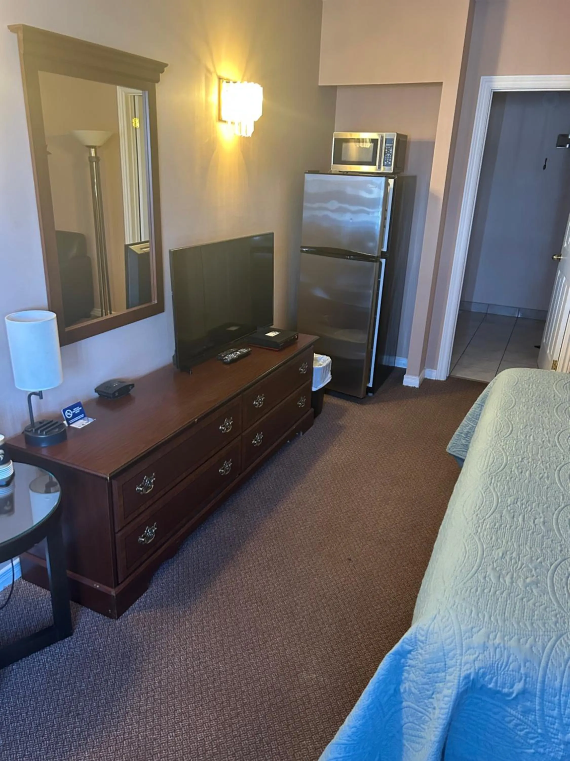 Bed in Lakeview Resort Motel