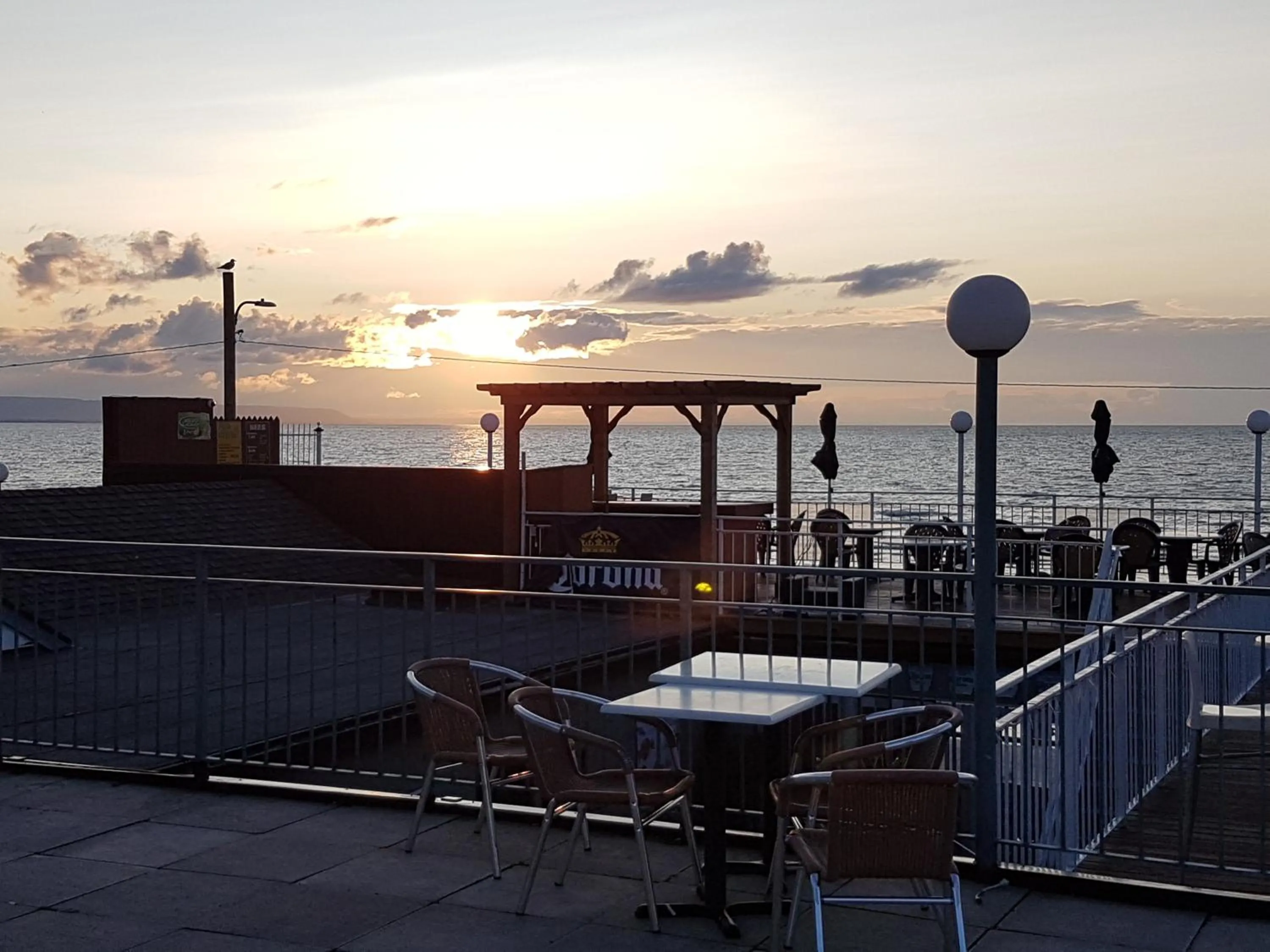 Patio in Lakeview Resort Motel