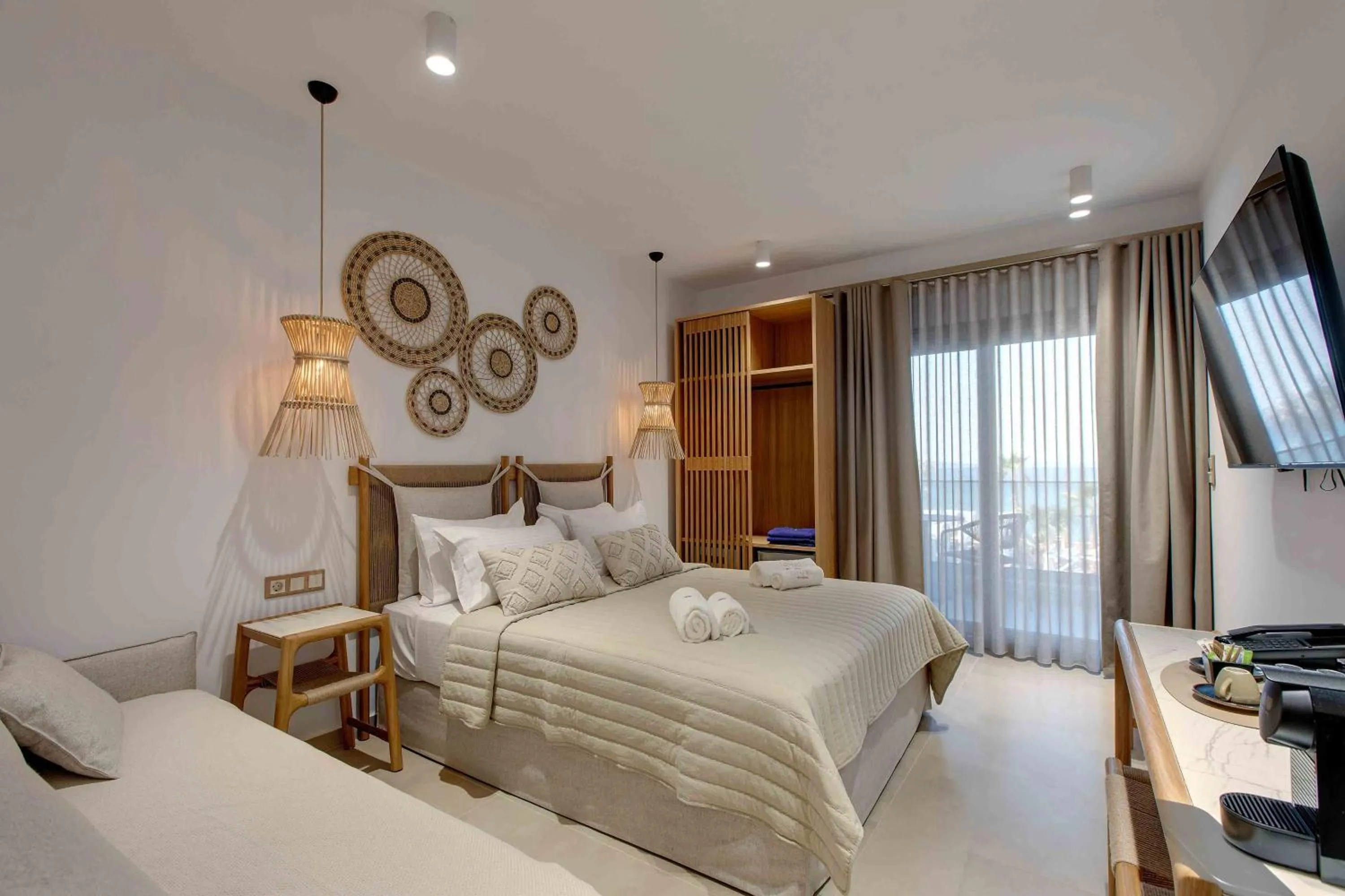 Linari Sea & Suites