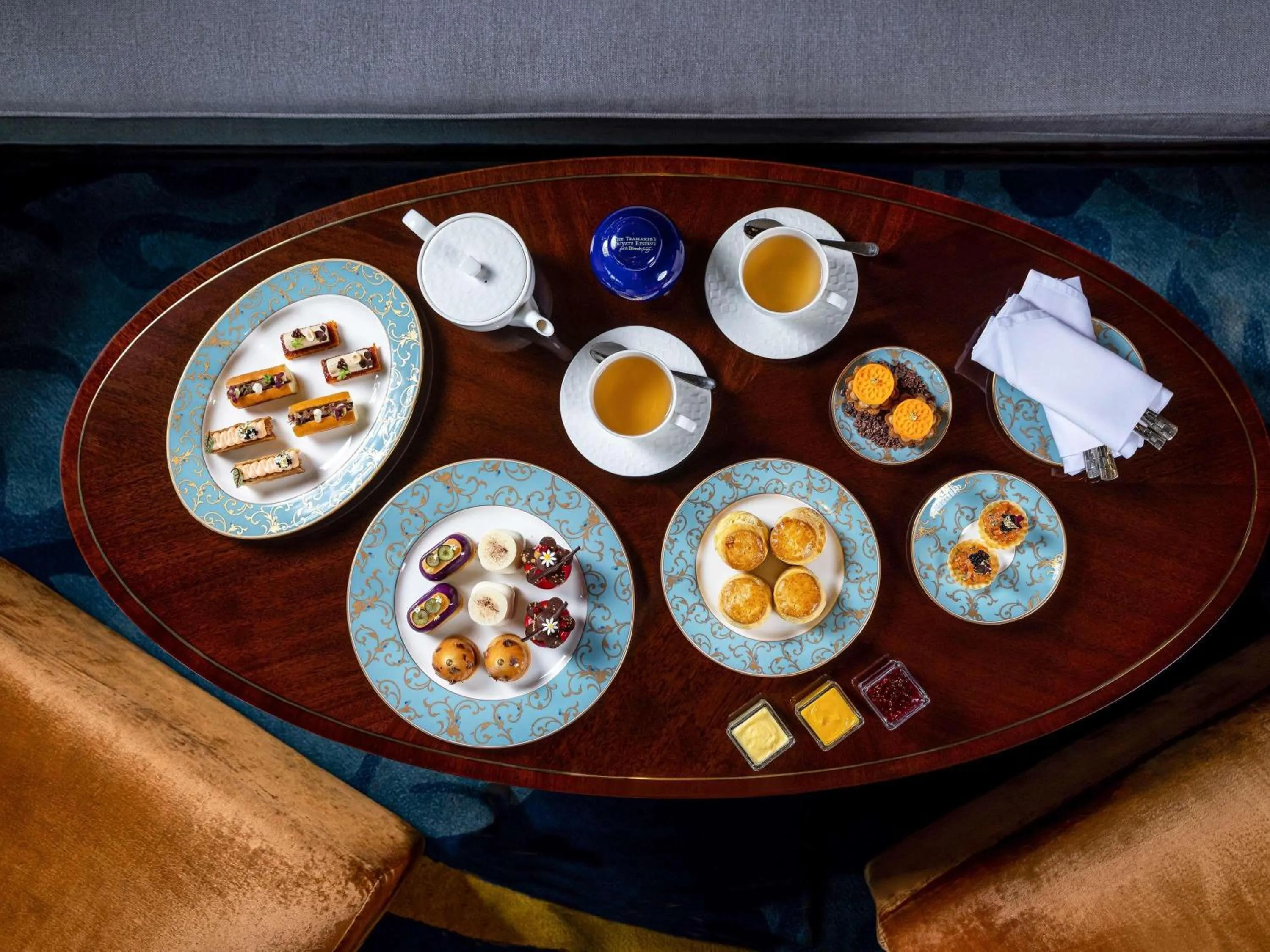 Lounge or bar in Raffles Jakarta