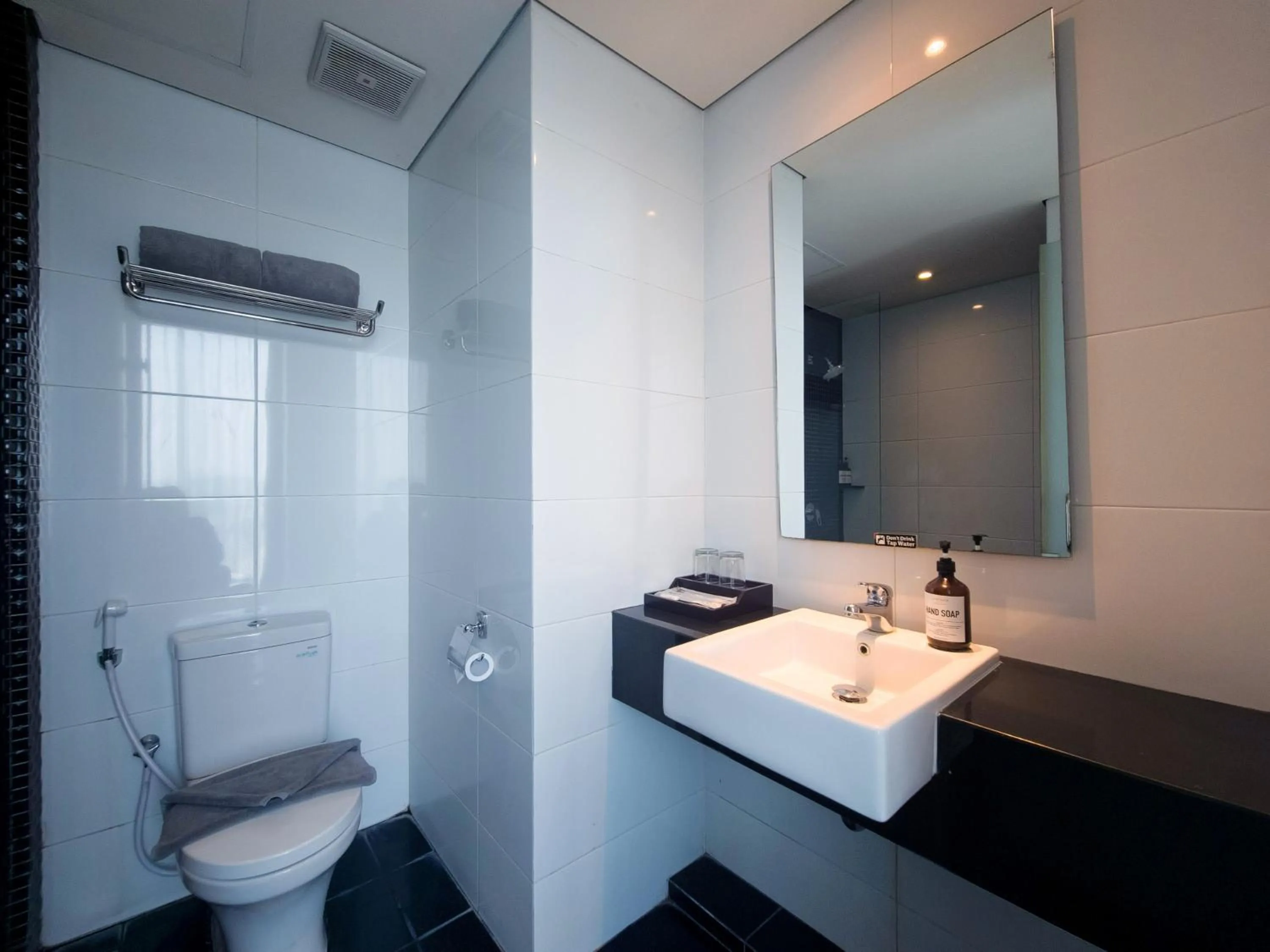 Luminor Hotel Jemursari By WH with The Best Breakfast in Town and Located Near Surabaya Industrial Estate Rungkut SIER