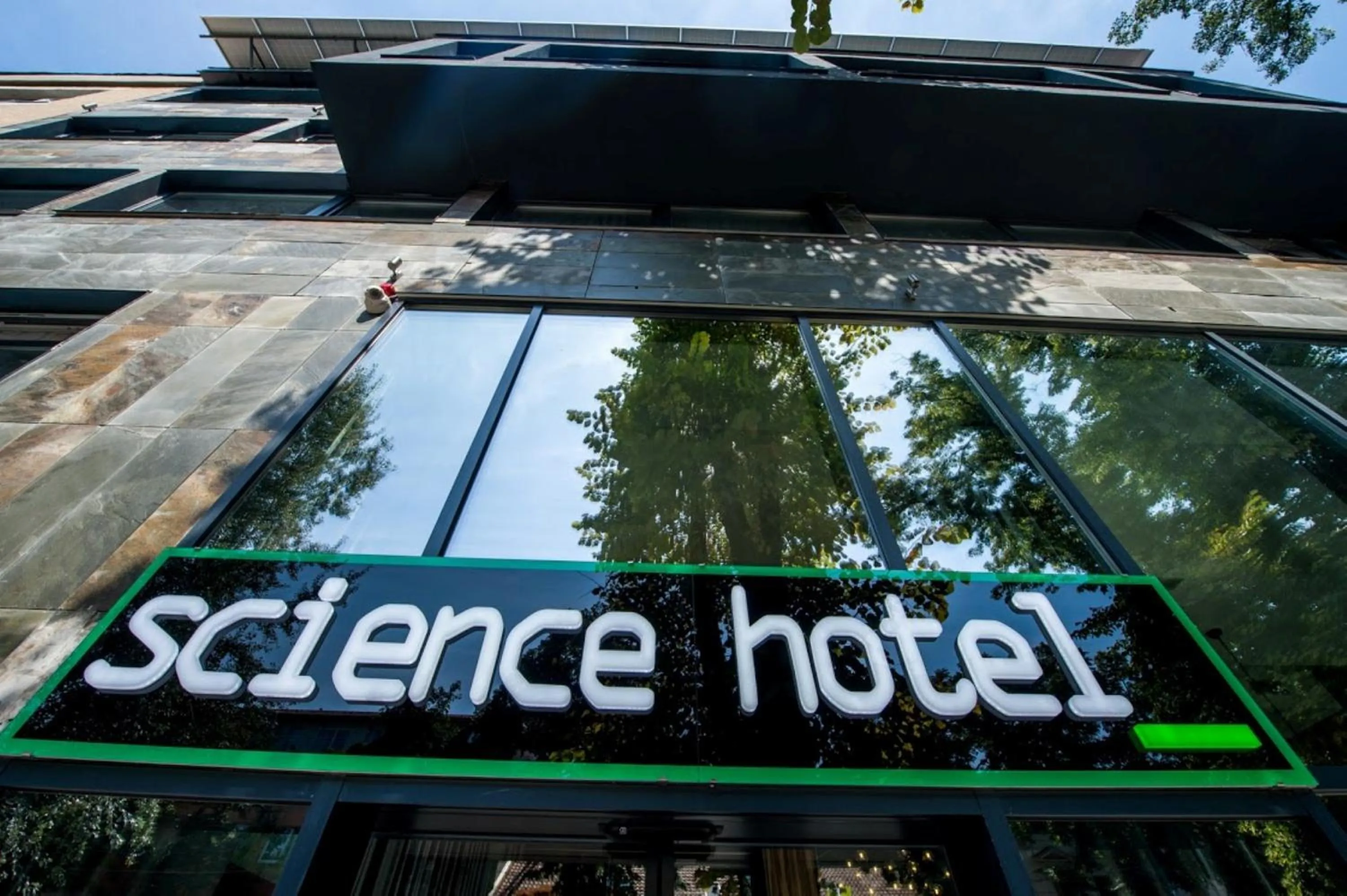Facade/entrance in Science Hotel