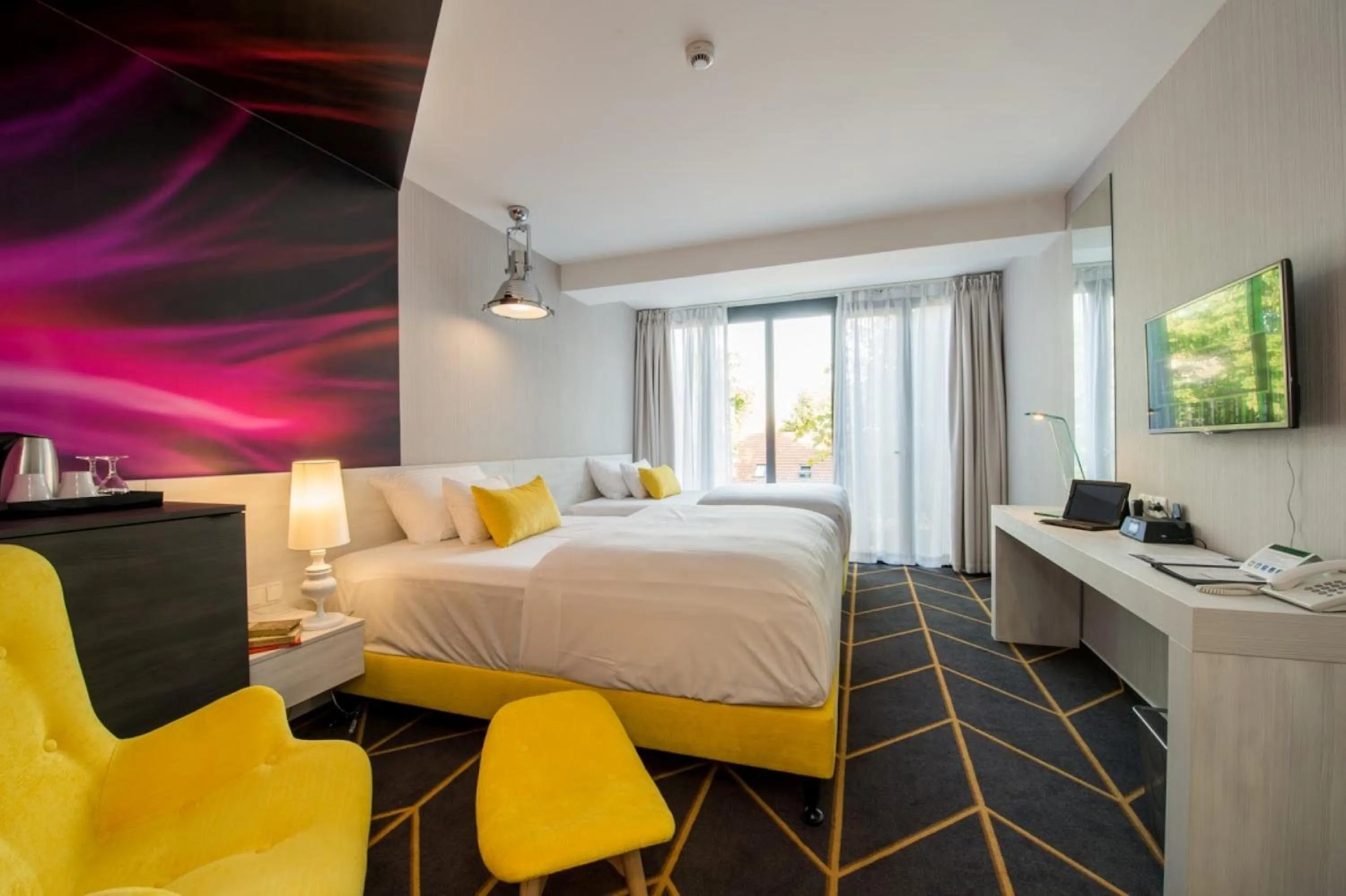 Day, Bed in Science Hotel