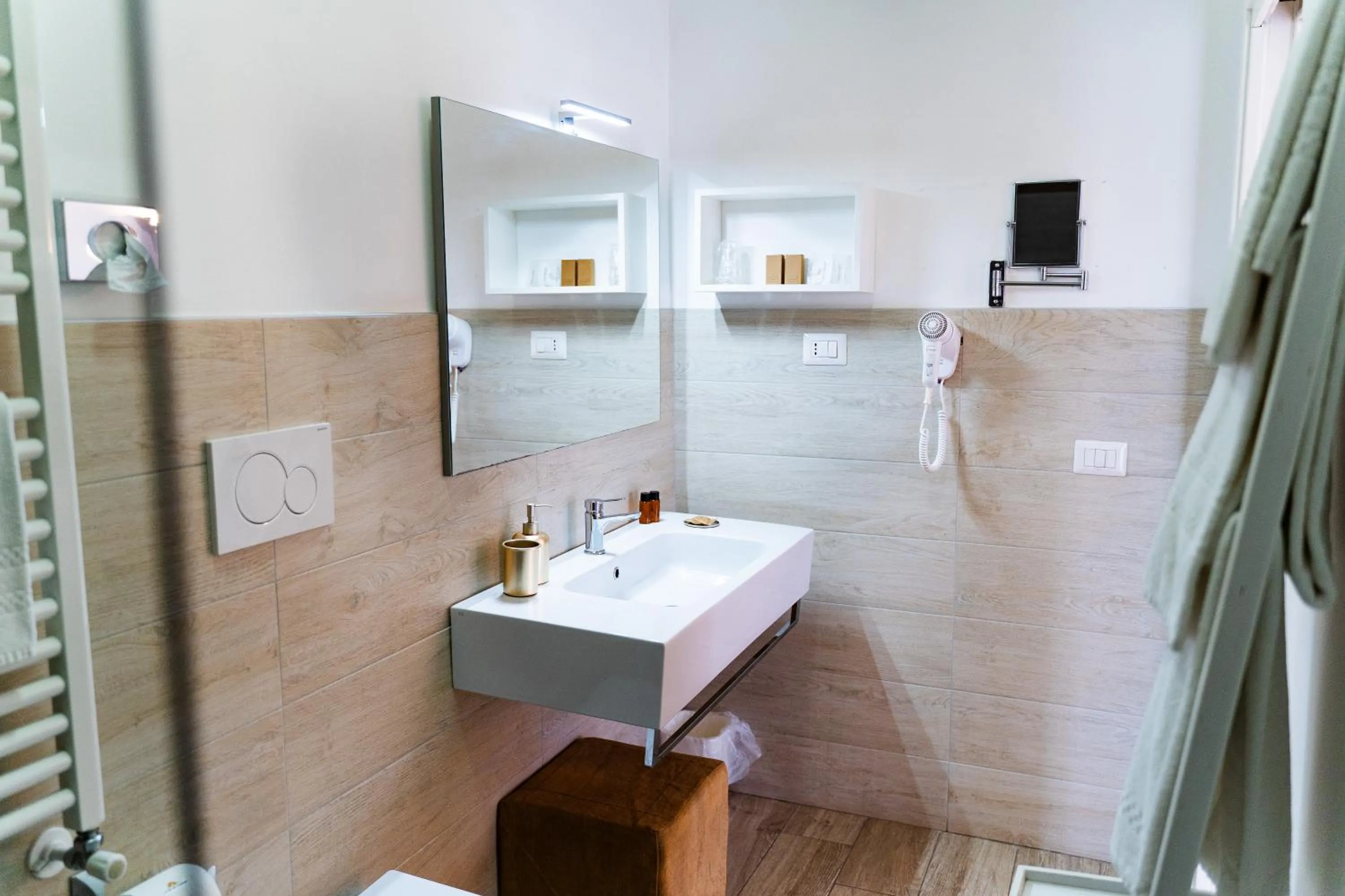 Shower in Residence Le Vie del Centro