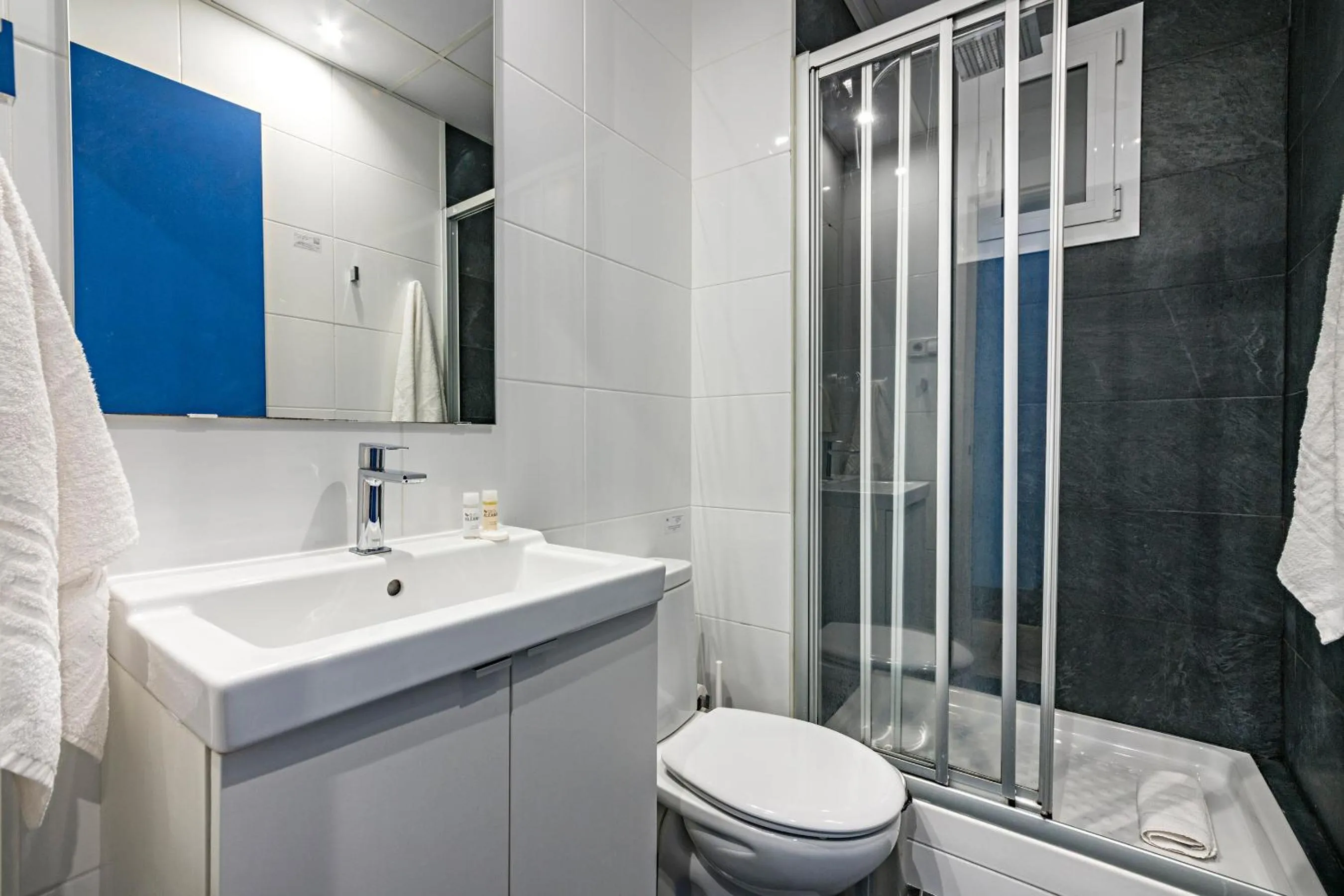 Toilet in Habitat Apartments Cool Jazz