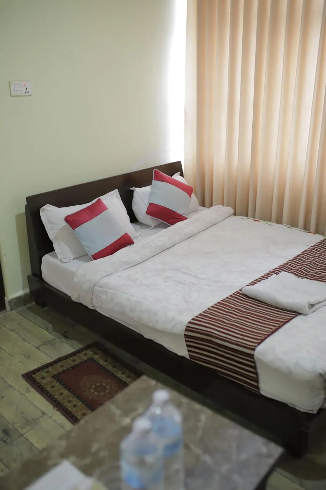 Hotel Arhant Inn