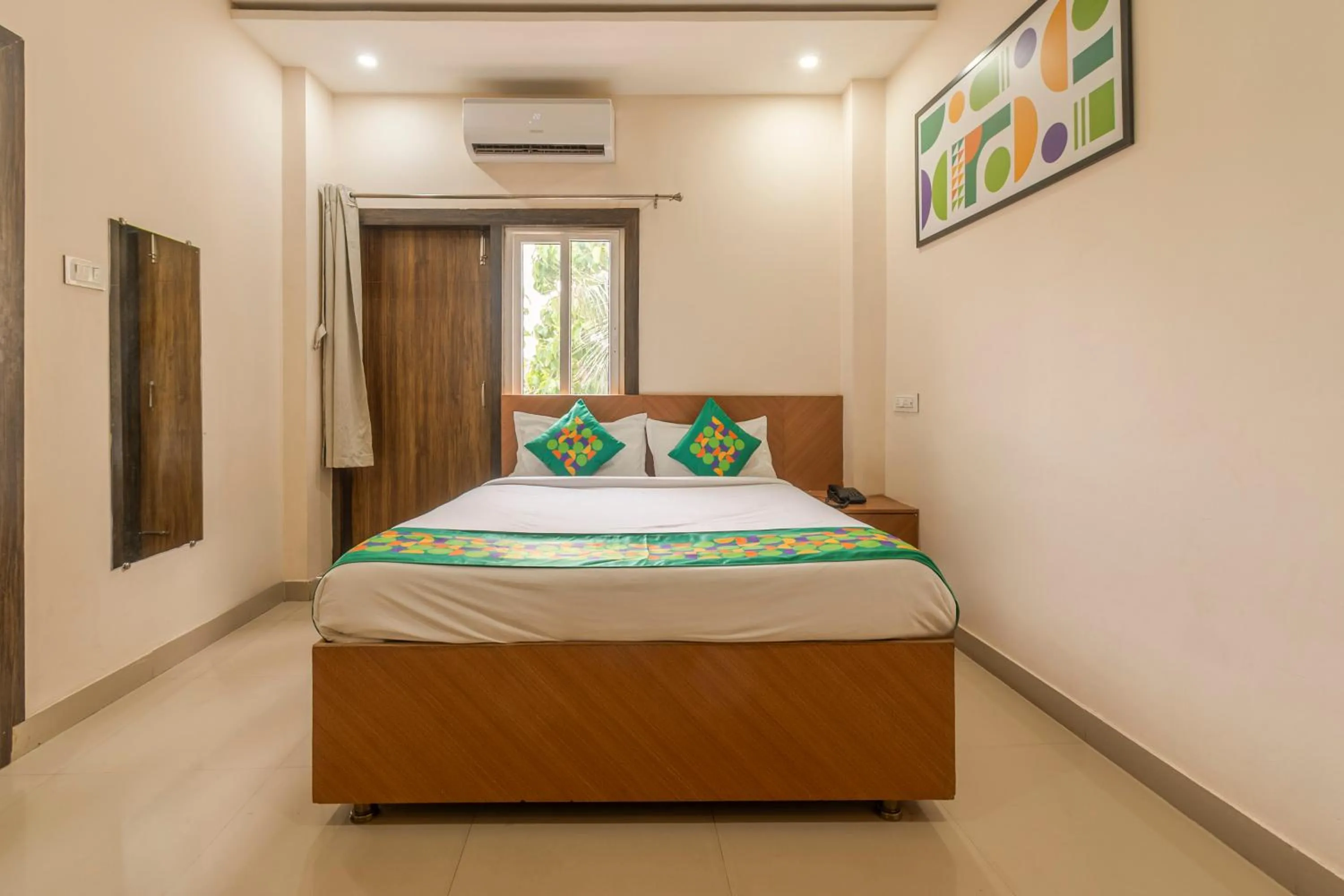 Bedroom, Bed in Treebo Raj Palace