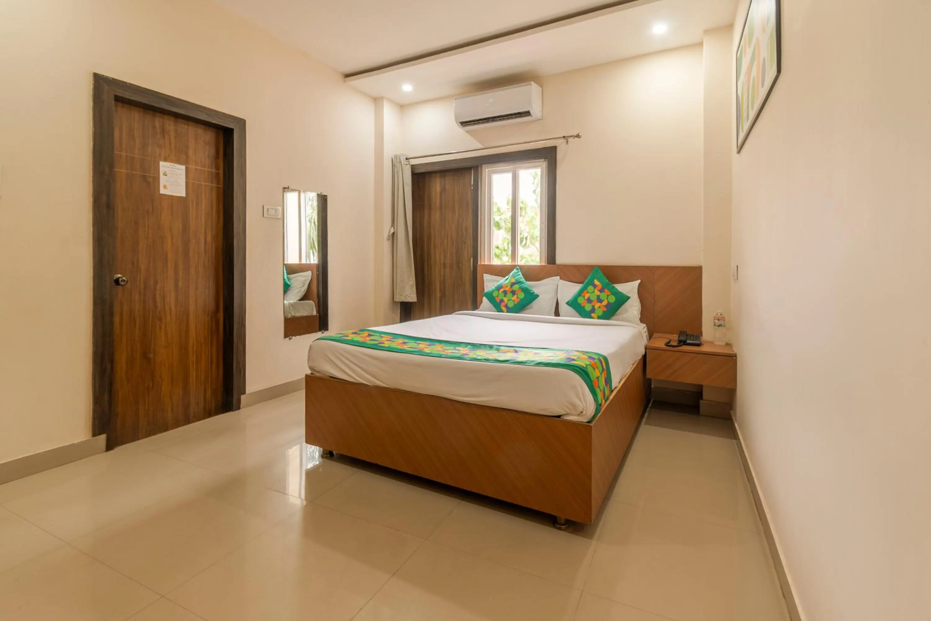 Bedroom, Bed in Treebo Raj Palace