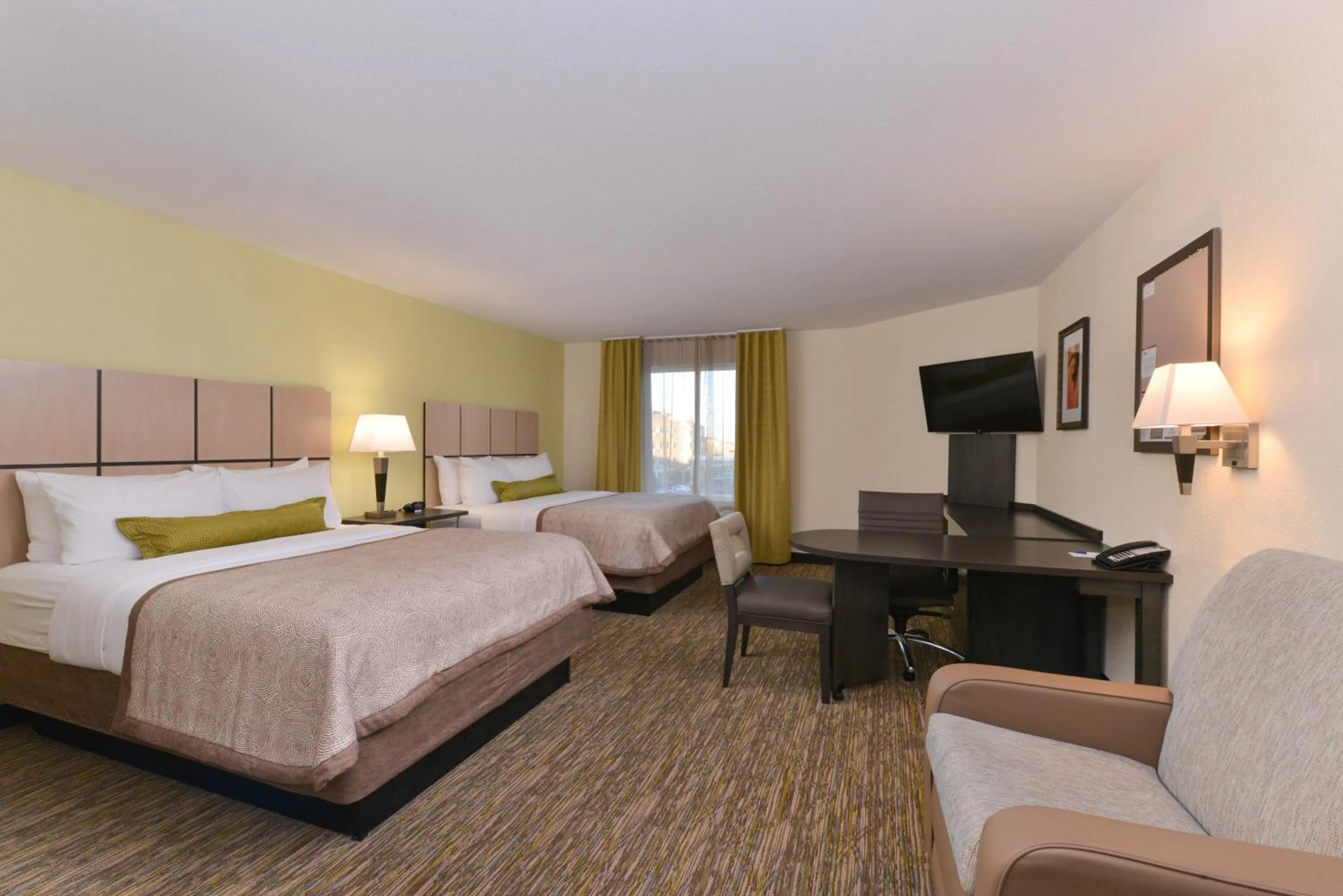 Photo of the whole room, Bed in Candlewood Suites Casper by IHG