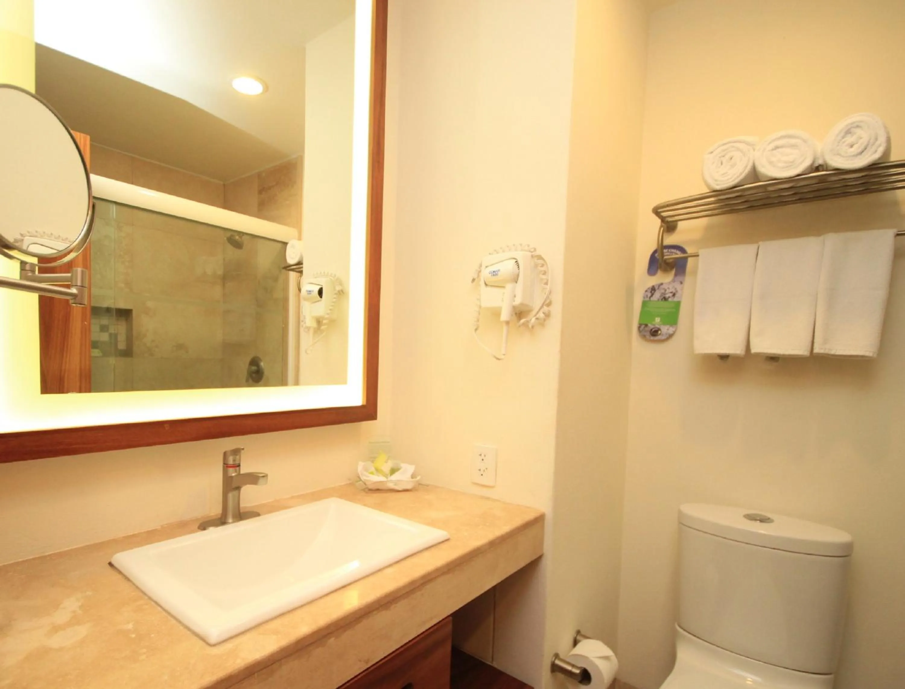 Bathroom in Holiday Inn Huatulco by IHG