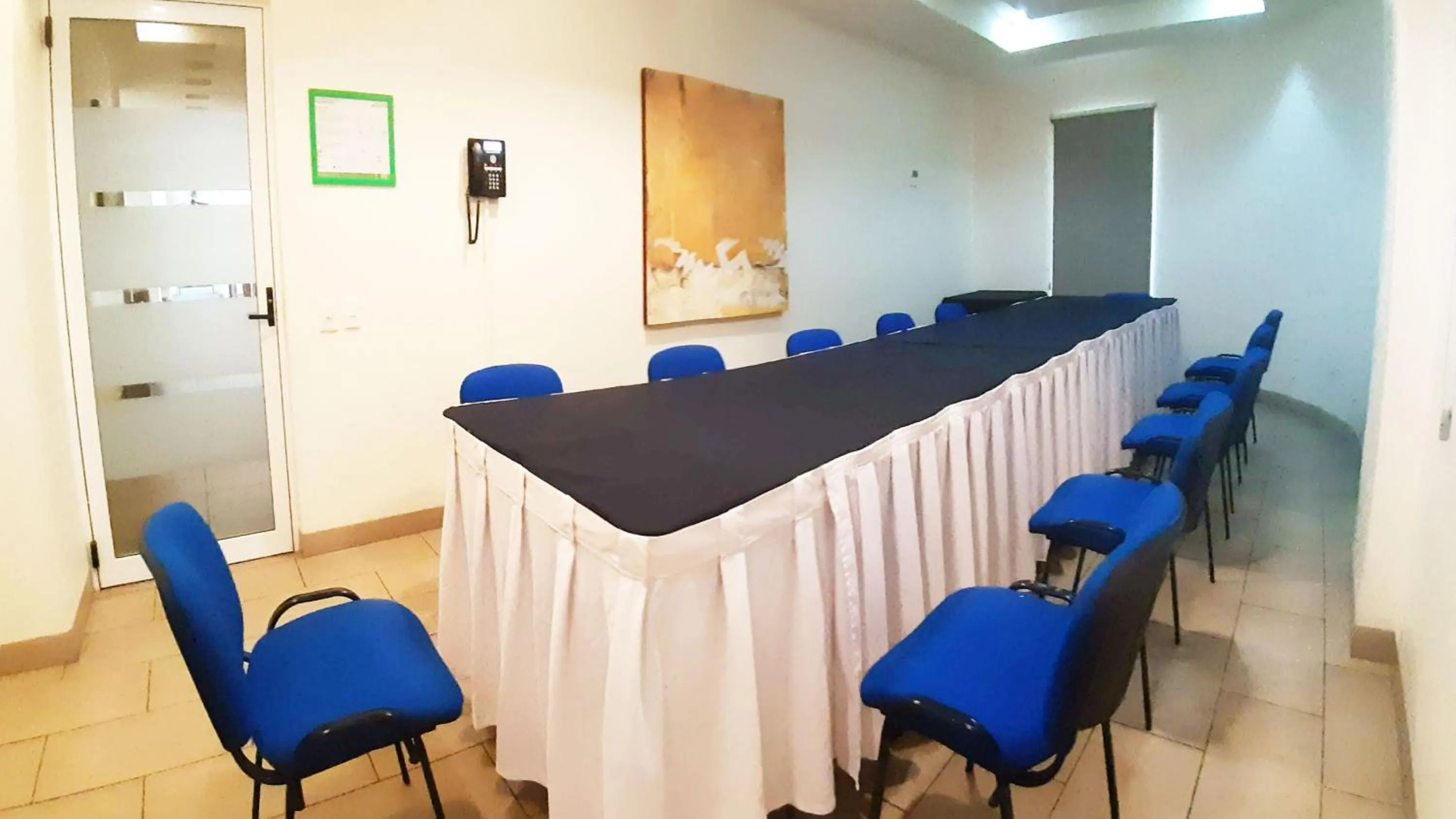 Meeting/conference room in Holiday Inn Huatulco by IHG