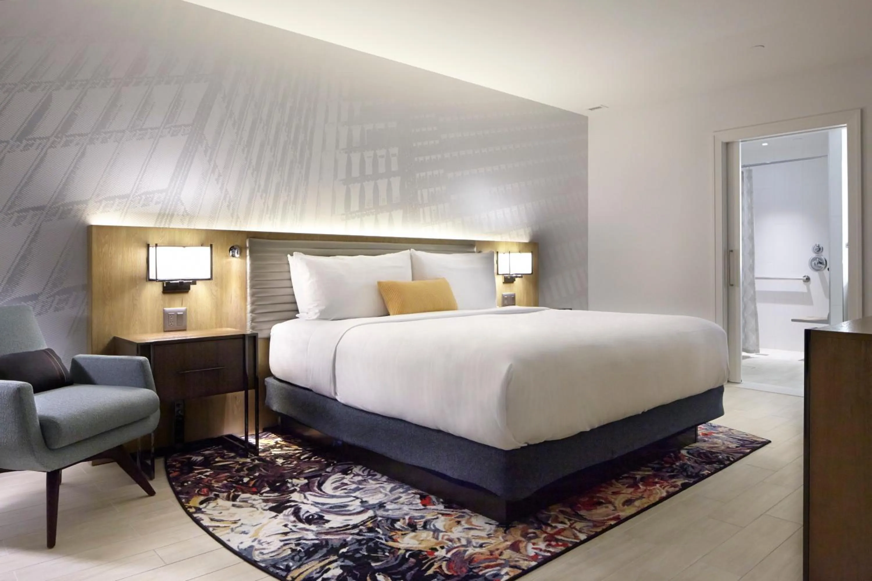 Photo of the whole room, Bed in Hotel Indigo Atlanta Downtown by IHG