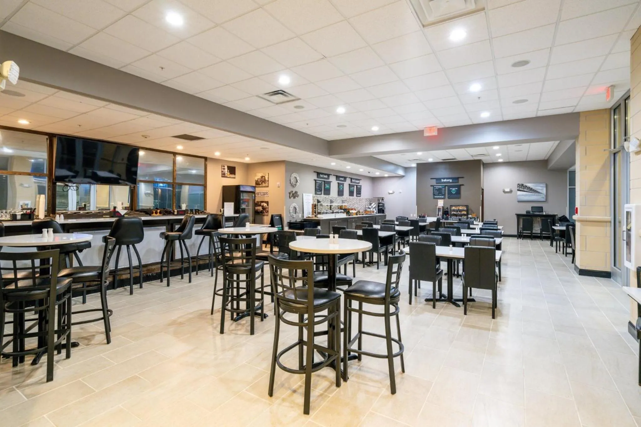 Restaurant/places to eat in Holiday Inn Murfreesboro by IHG