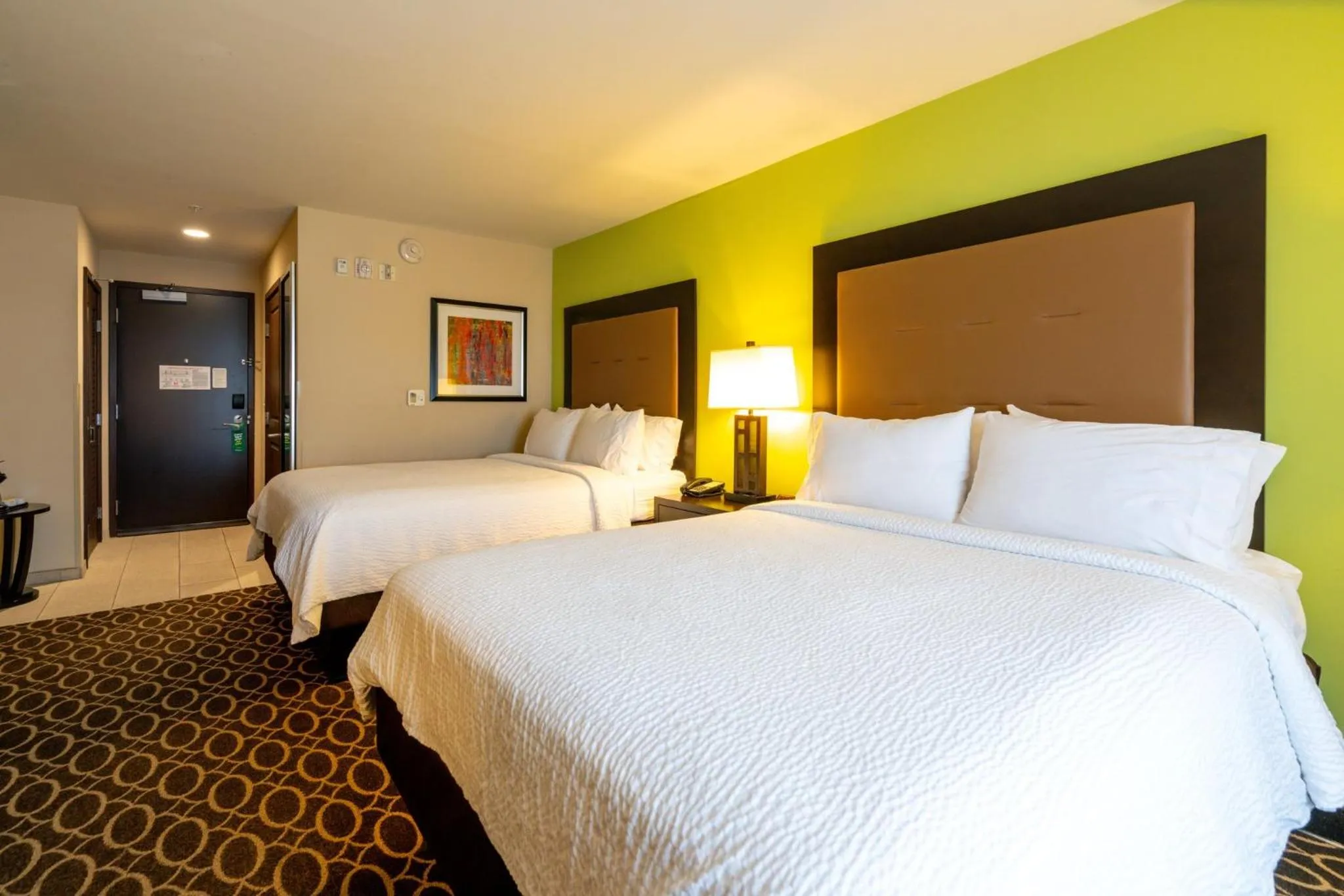 Photo of the whole room, Bed in Holiday Inn Murfreesboro by IHG