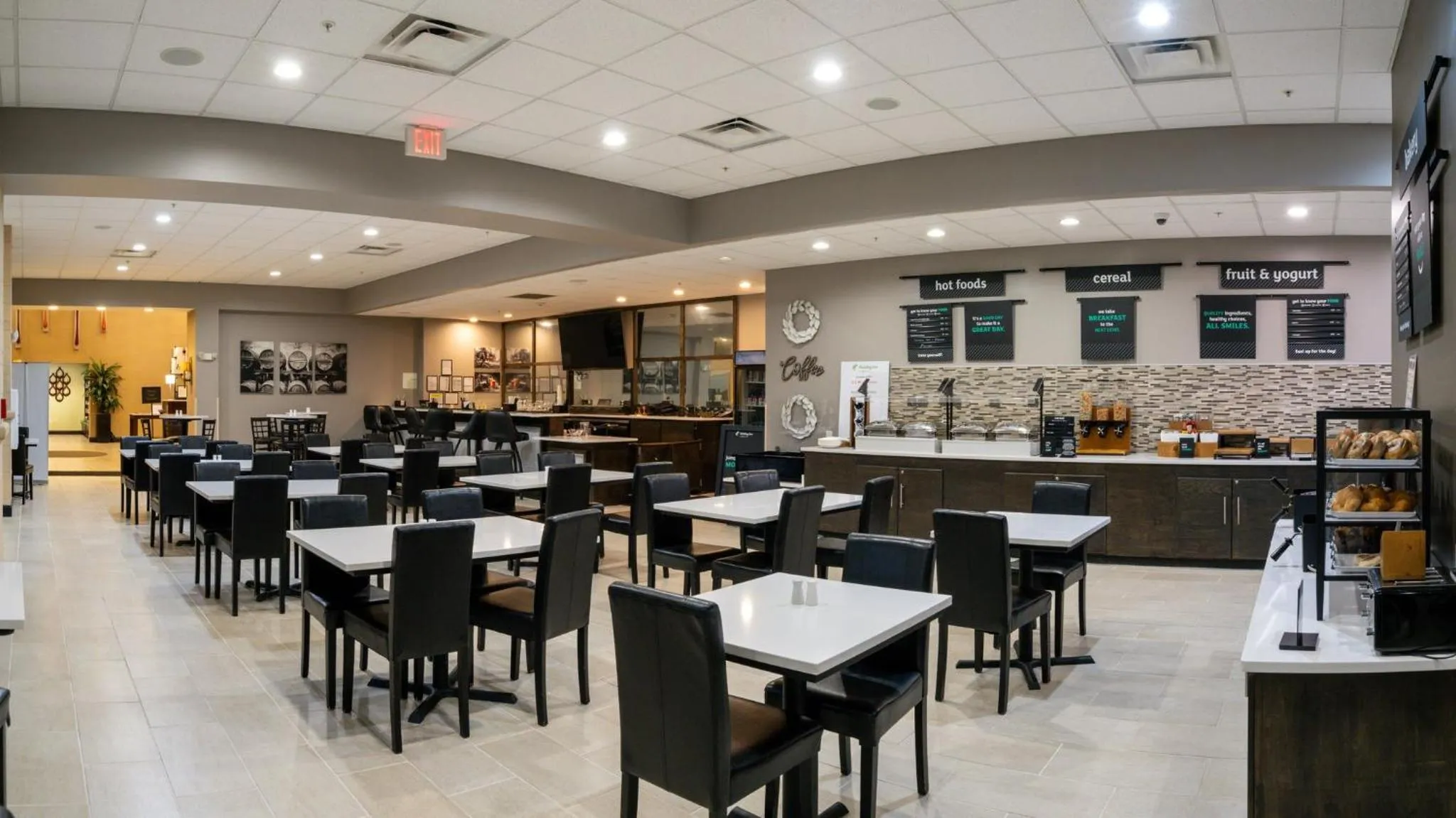 Restaurant/places to eat in Holiday Inn Murfreesboro by IHG