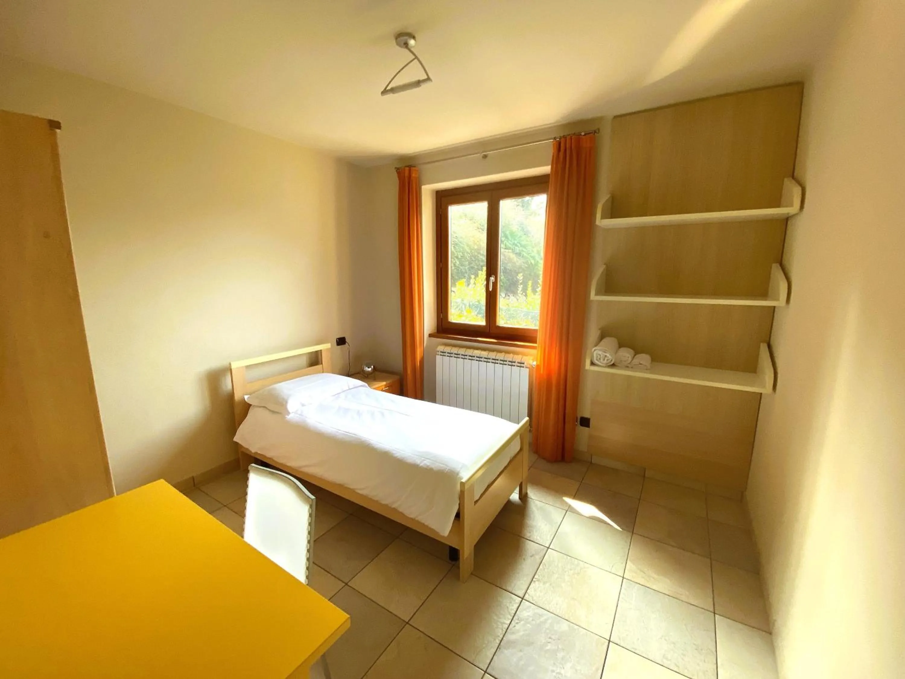 Bed in Vela di Soleville camere con e senza vista lago con ristorante & pizzeria