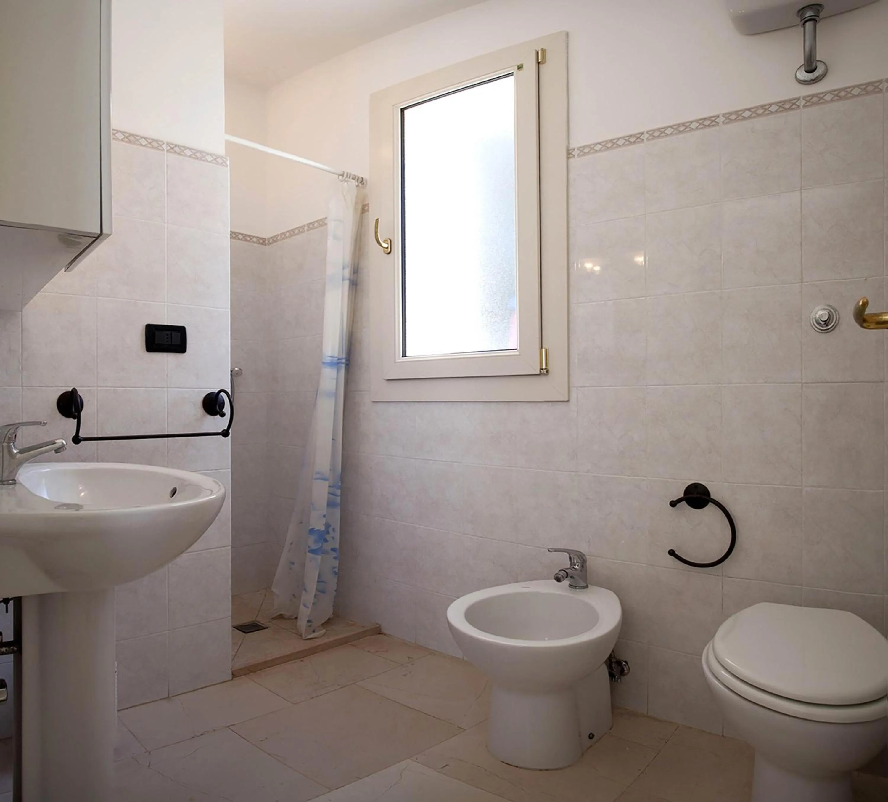 Bathroom in Villa Maria Clara by Perle di Puglia