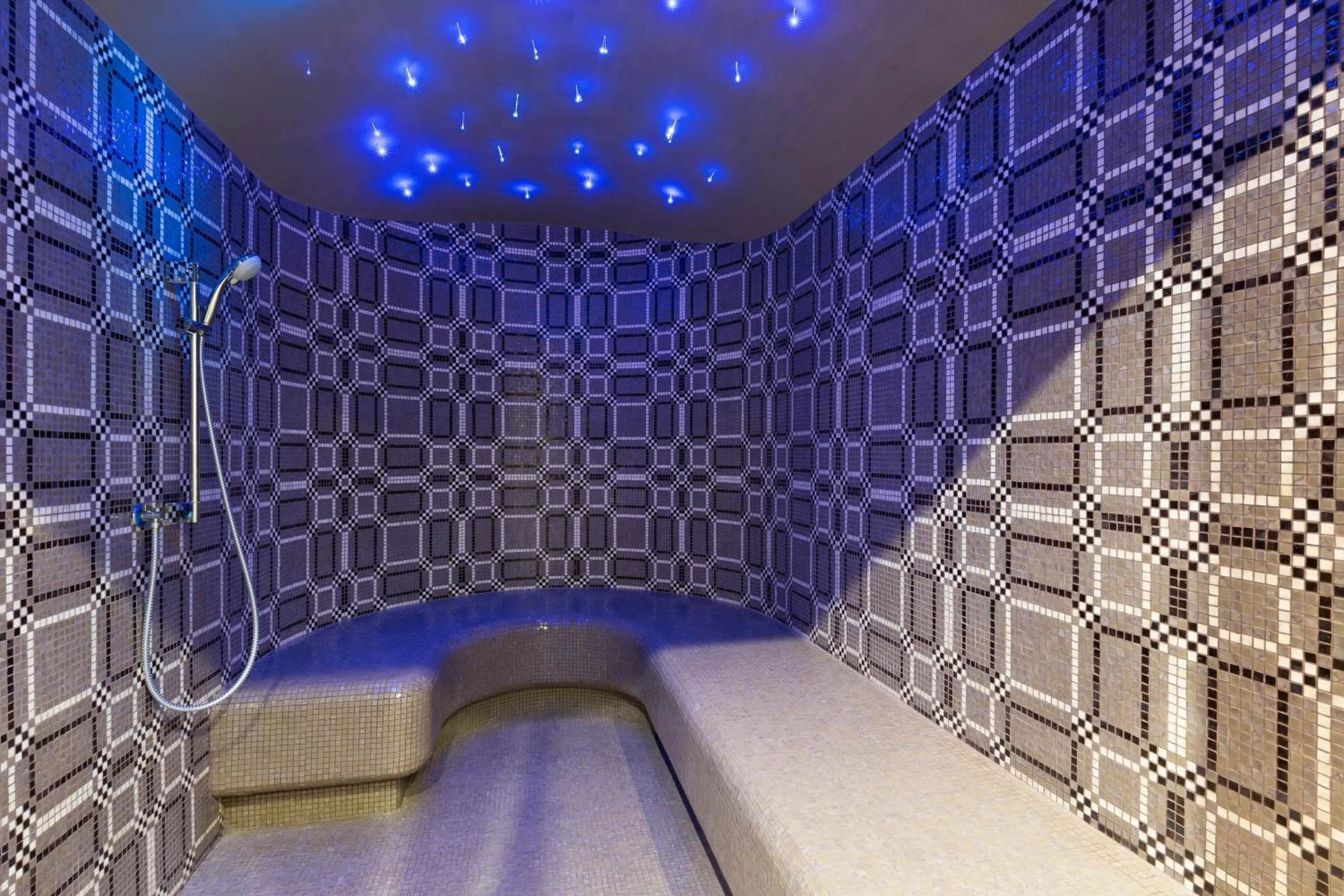 Spa and wellness centre/facilities, Bed in Envoy Hotel