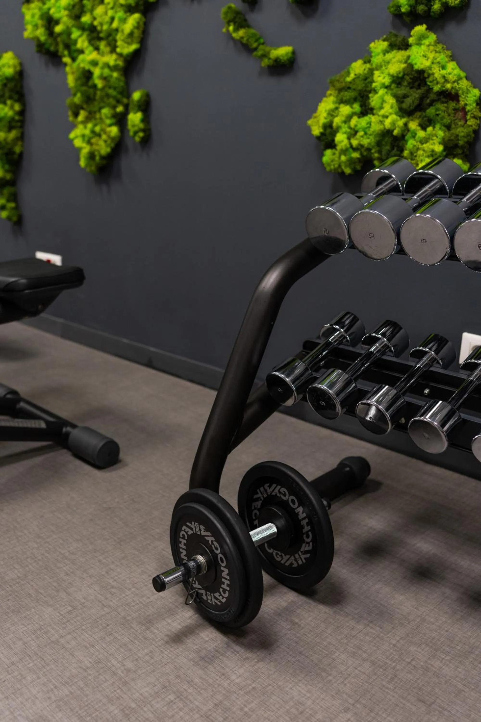 Fitness centre/facilities in Envoy Hotel
