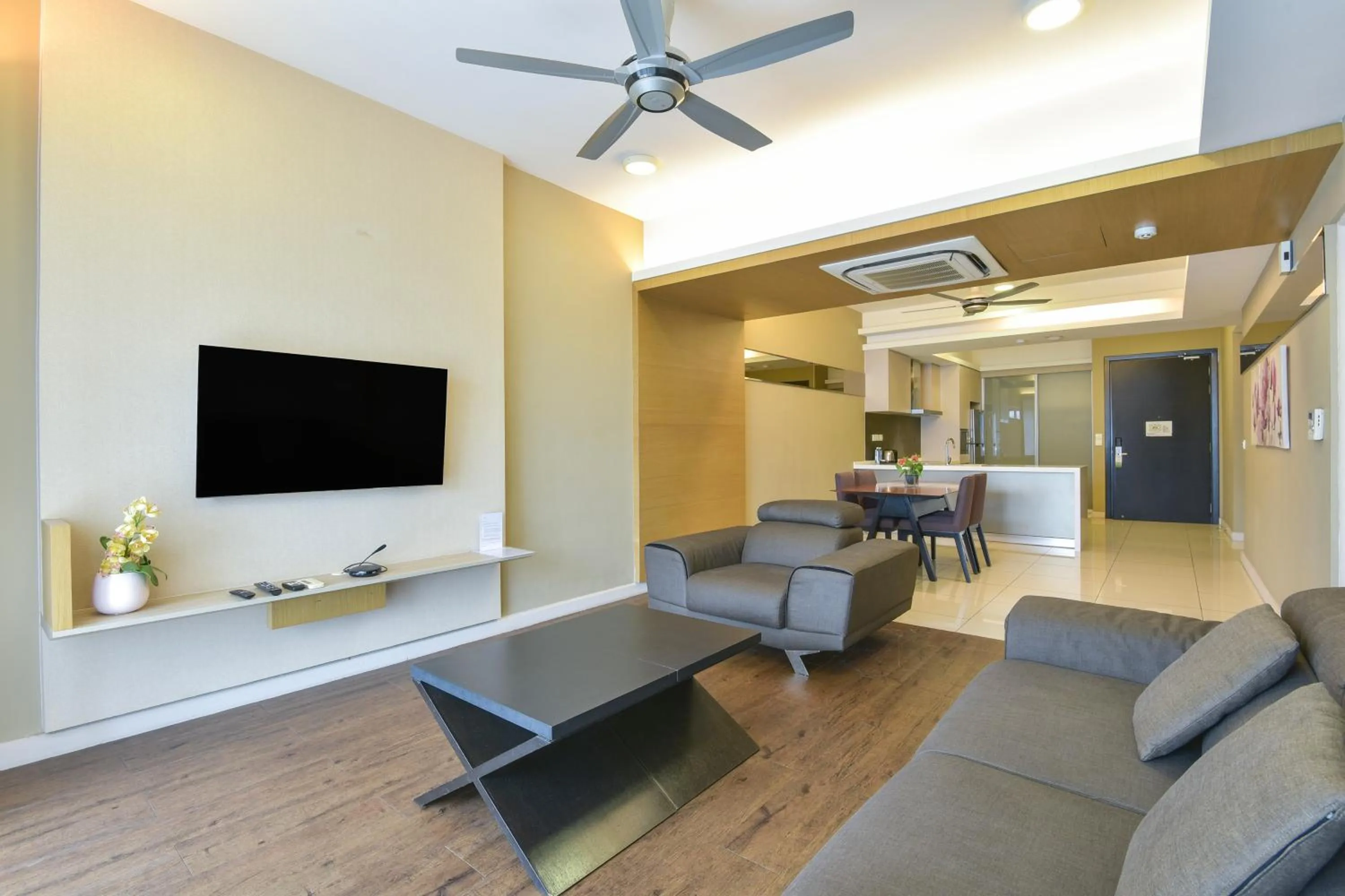 Seating area in Sunday Hotel Near Petronas Twin Tower Formerly Suasana Suites