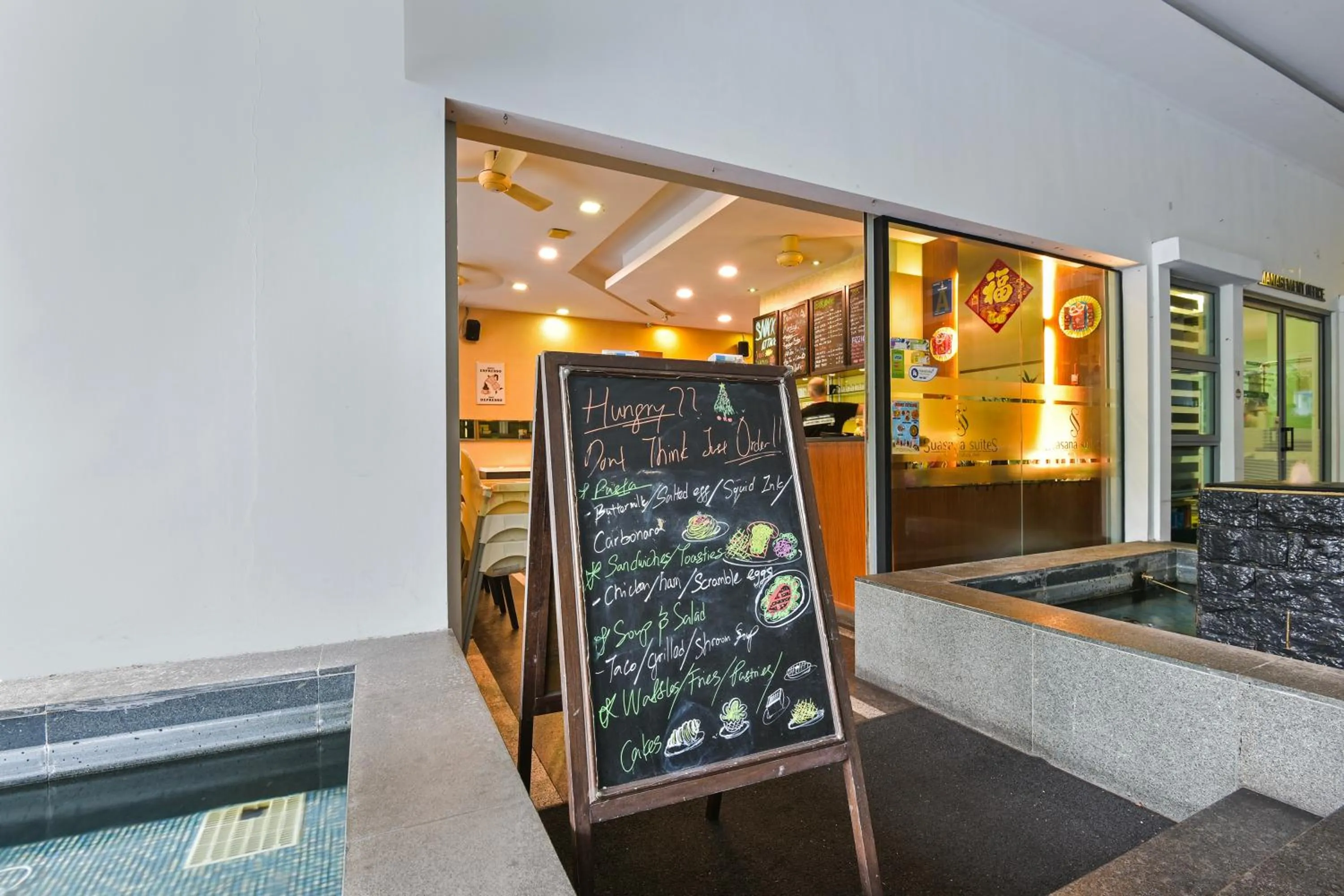 Restaurant/places to eat in Sunday Hotel Near Petronas Twin Tower Formerly Suasana Suites