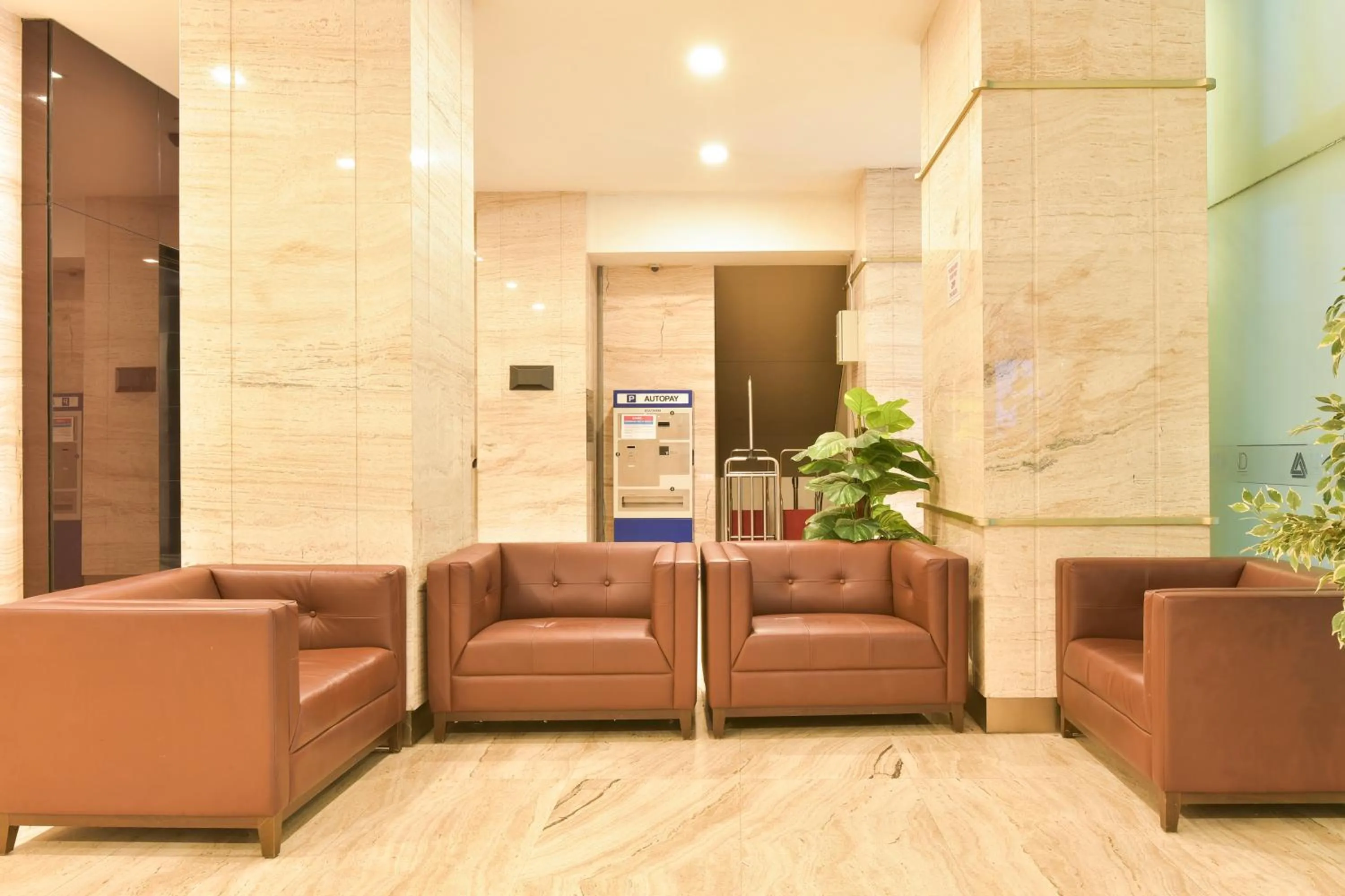 Seating area in Sunday Hotel Near Petronas Twin Tower Formerly Suasana Suites