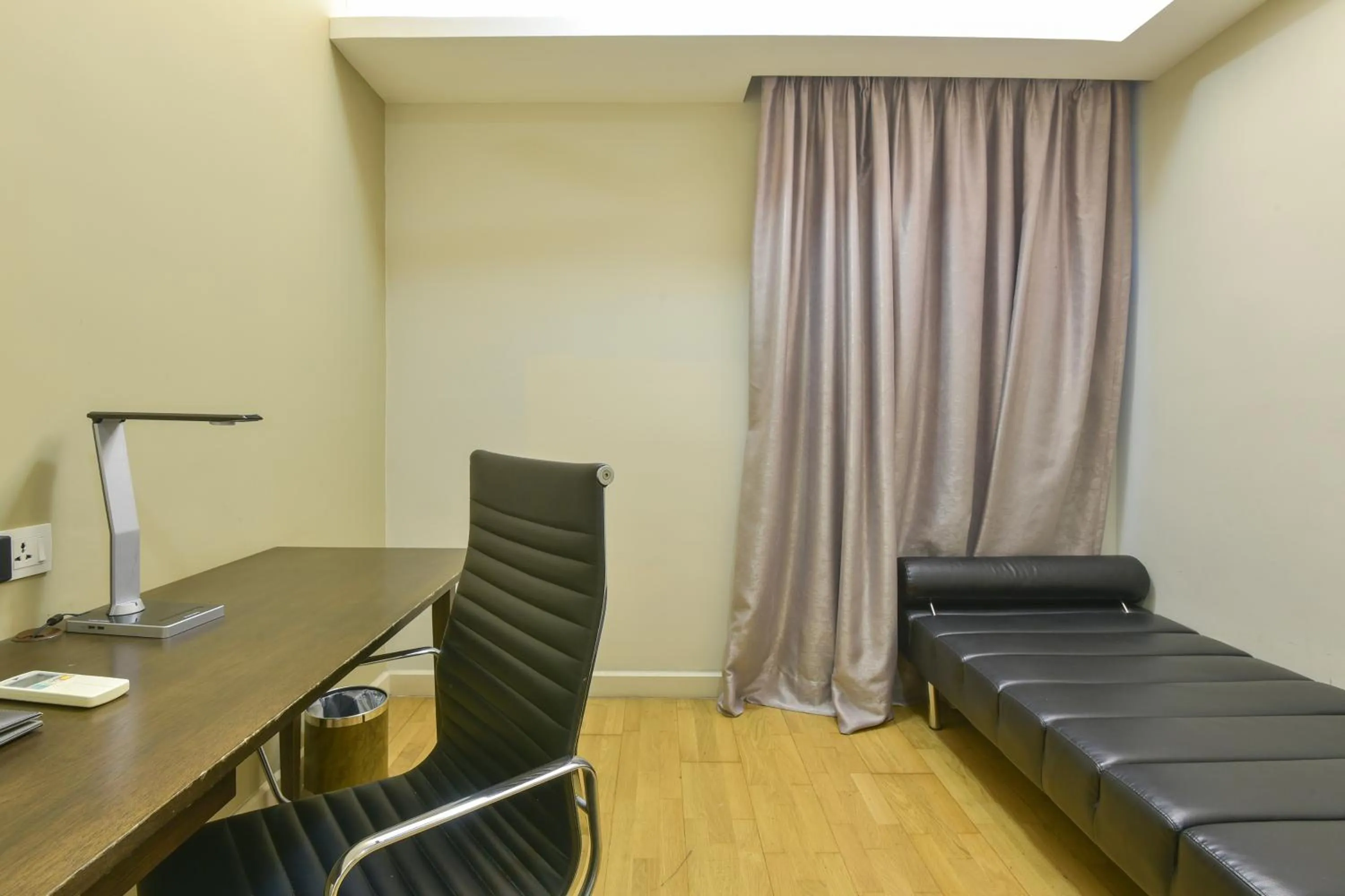 Seating area in Sunday Hotel Near Petronas Twin Tower Formerly Suasana Suites