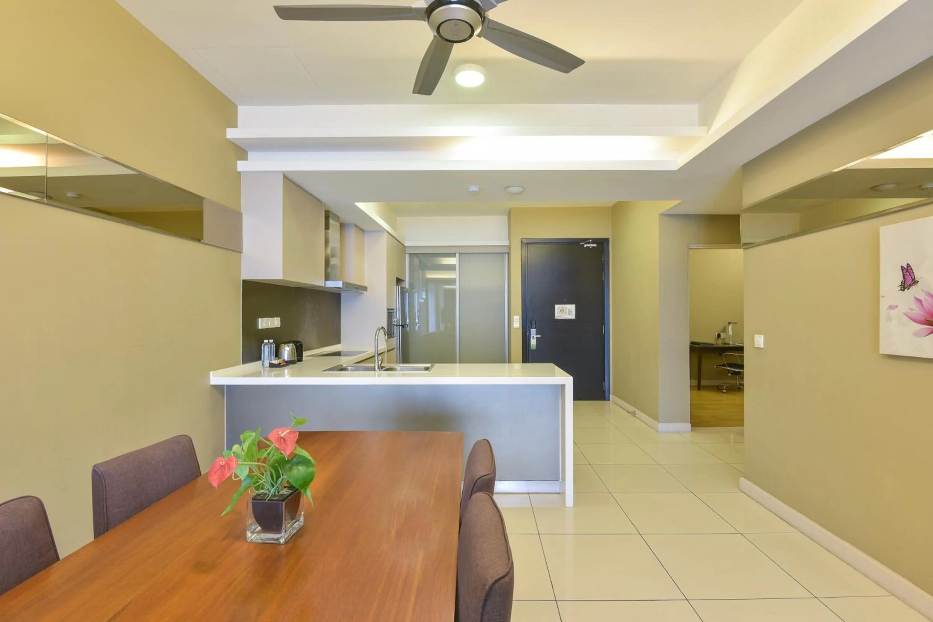 Kitchen or kitchenette in Sunday Hotel Near Petronas Twin Tower Formerly Suasana Suites